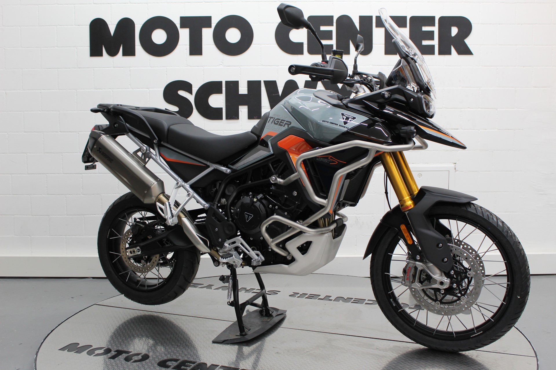 TRIUMPH Tiger 900 Desert Edition-showroom-element-1