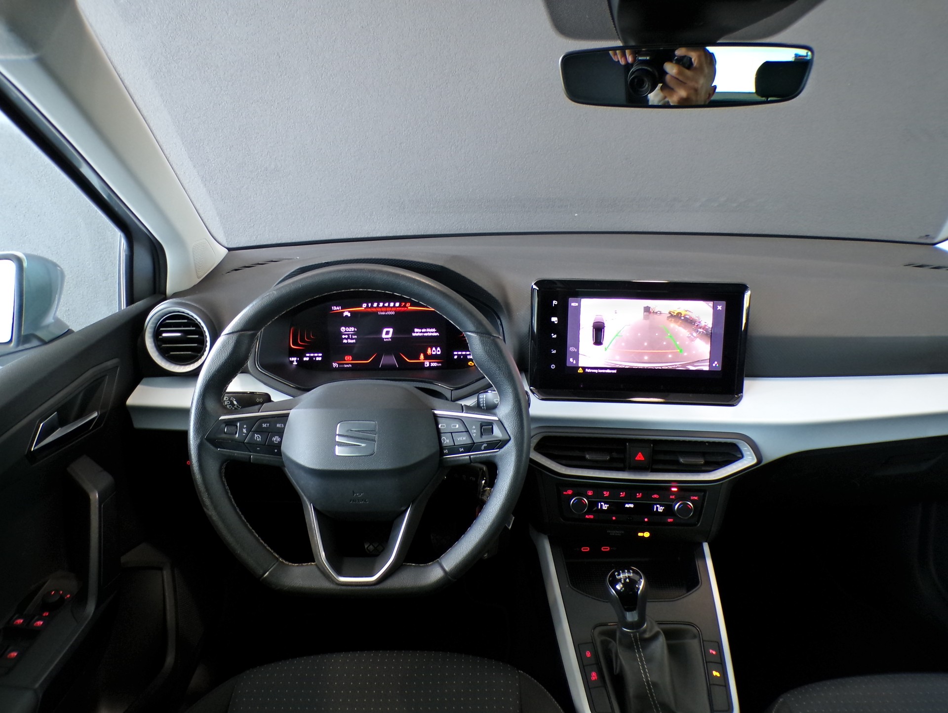 SEAT Arona 1.0 TSI Eco Style-image-13