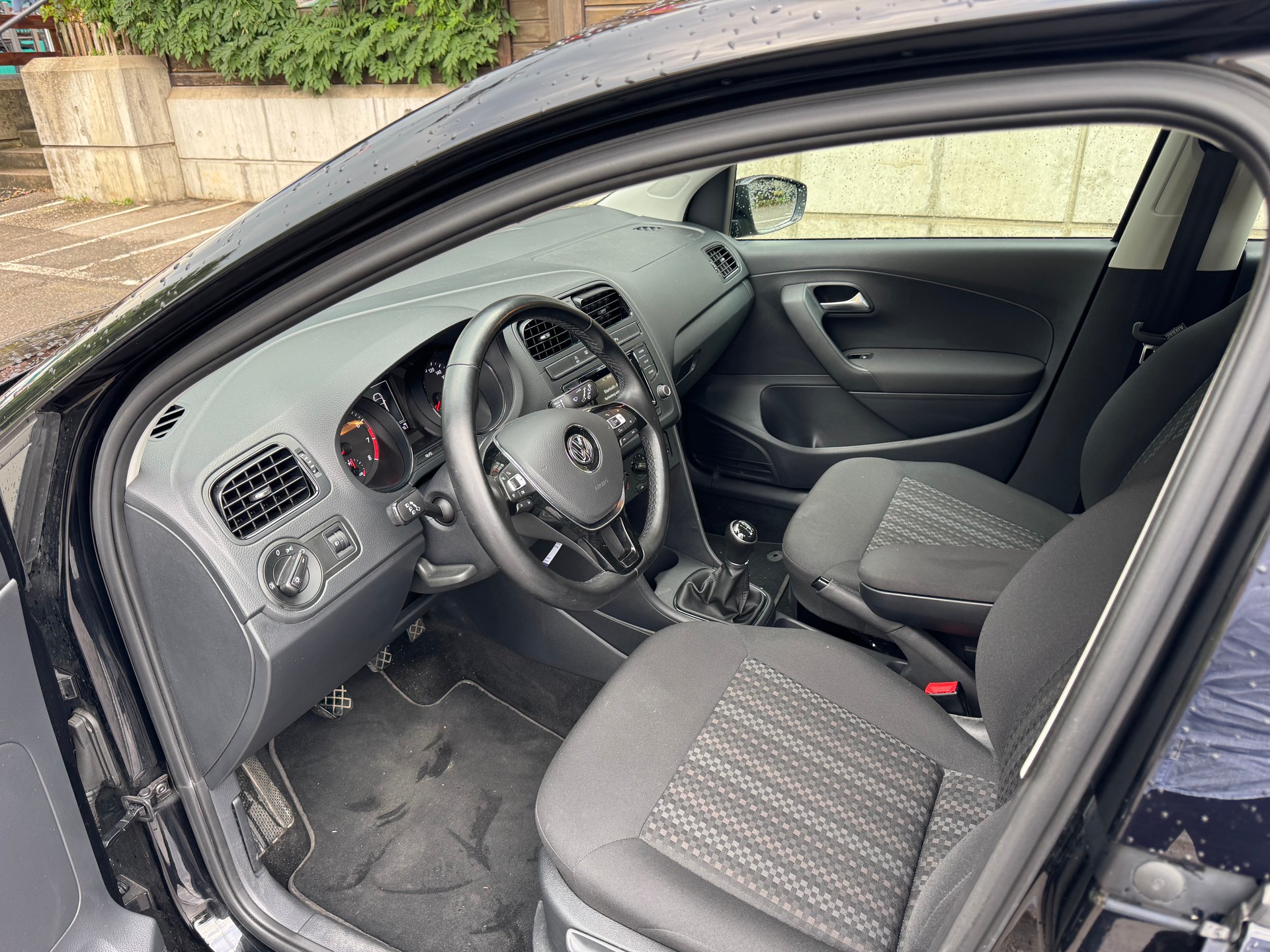 VW Polo 1.0 BMT Trendline-image-8