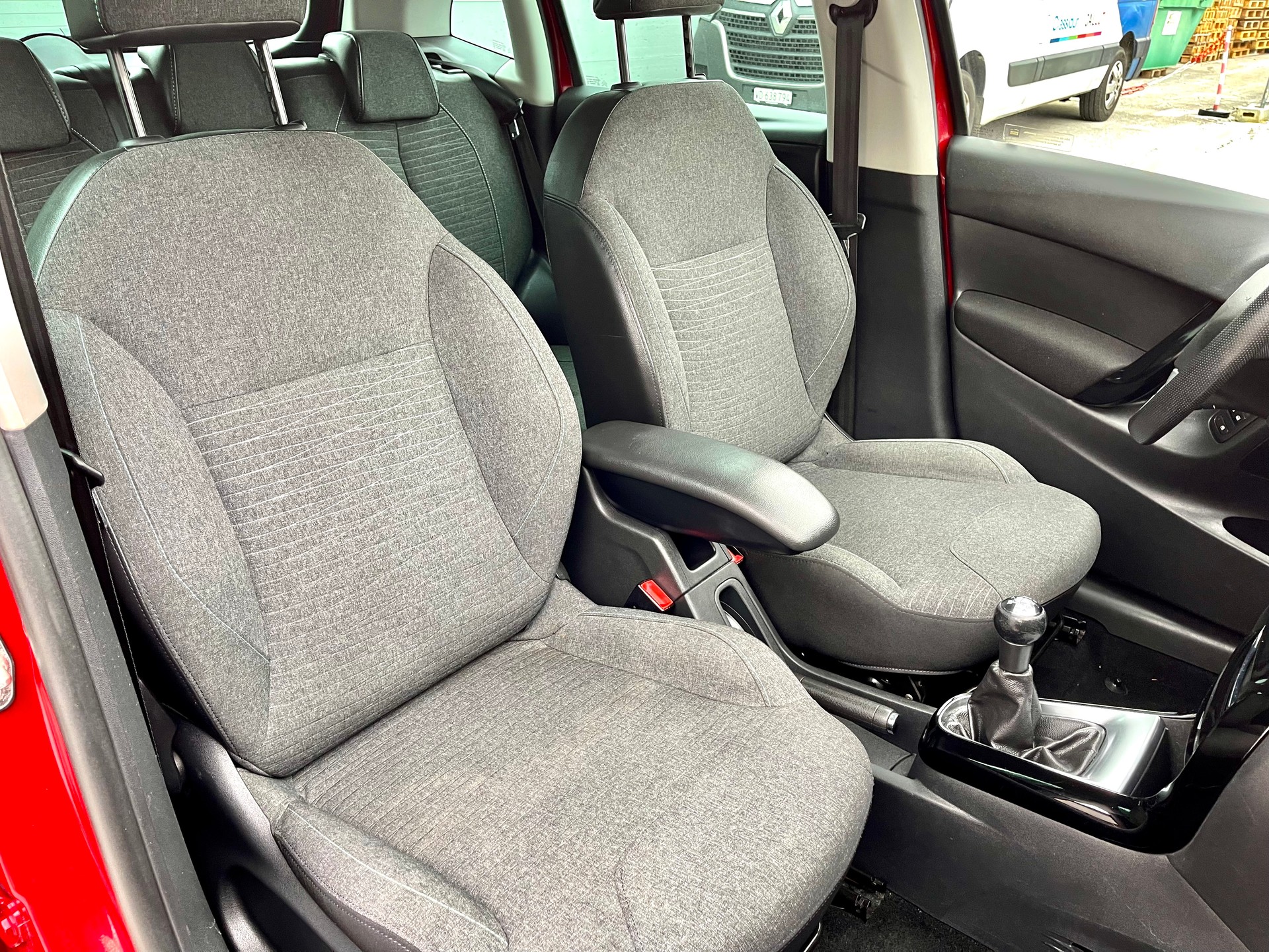 CITROEN C3 1.2i PureTech Exclusive-image-22