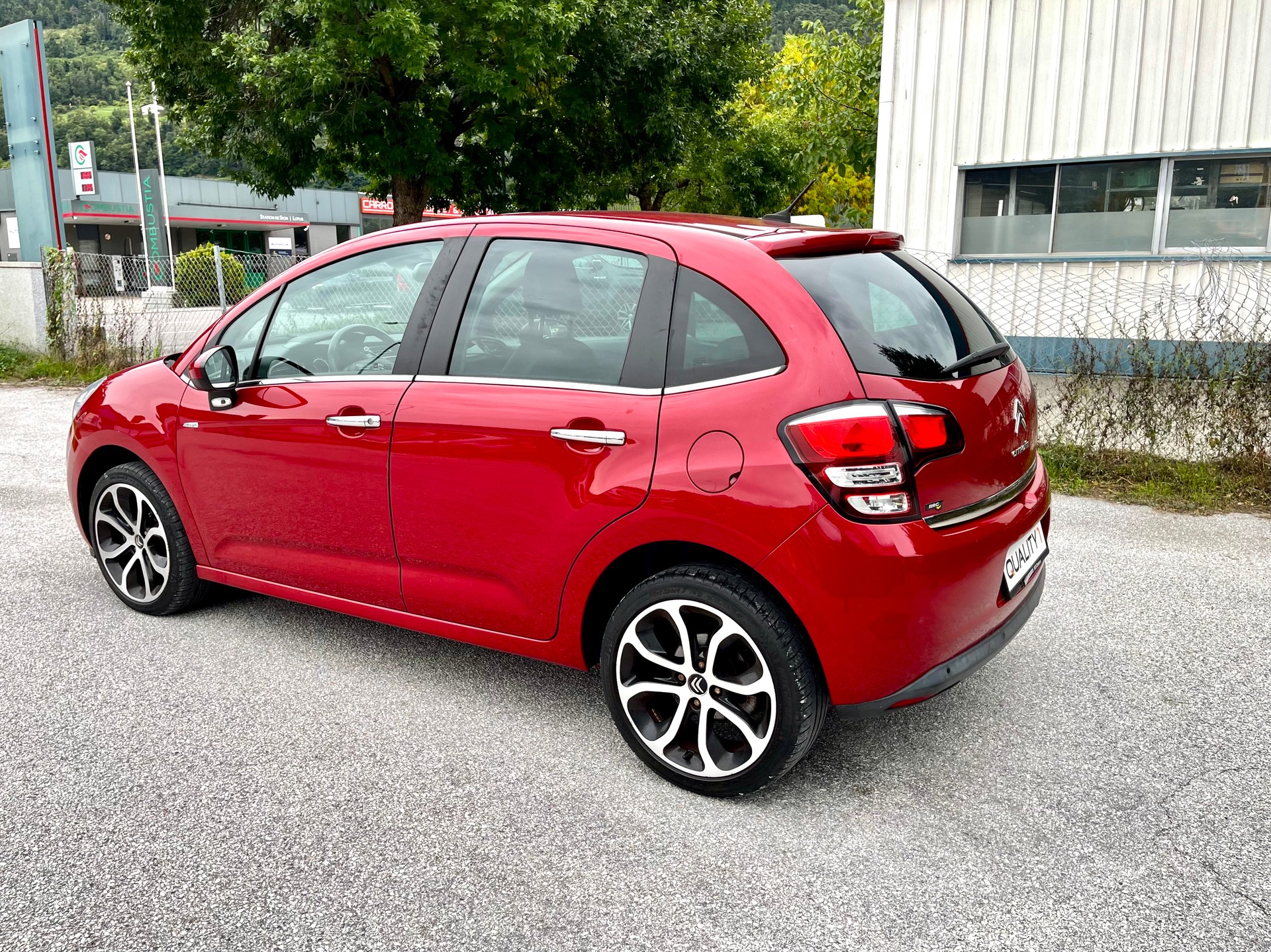 CITROEN C3 1.2i PureTech Exclusive-image-4