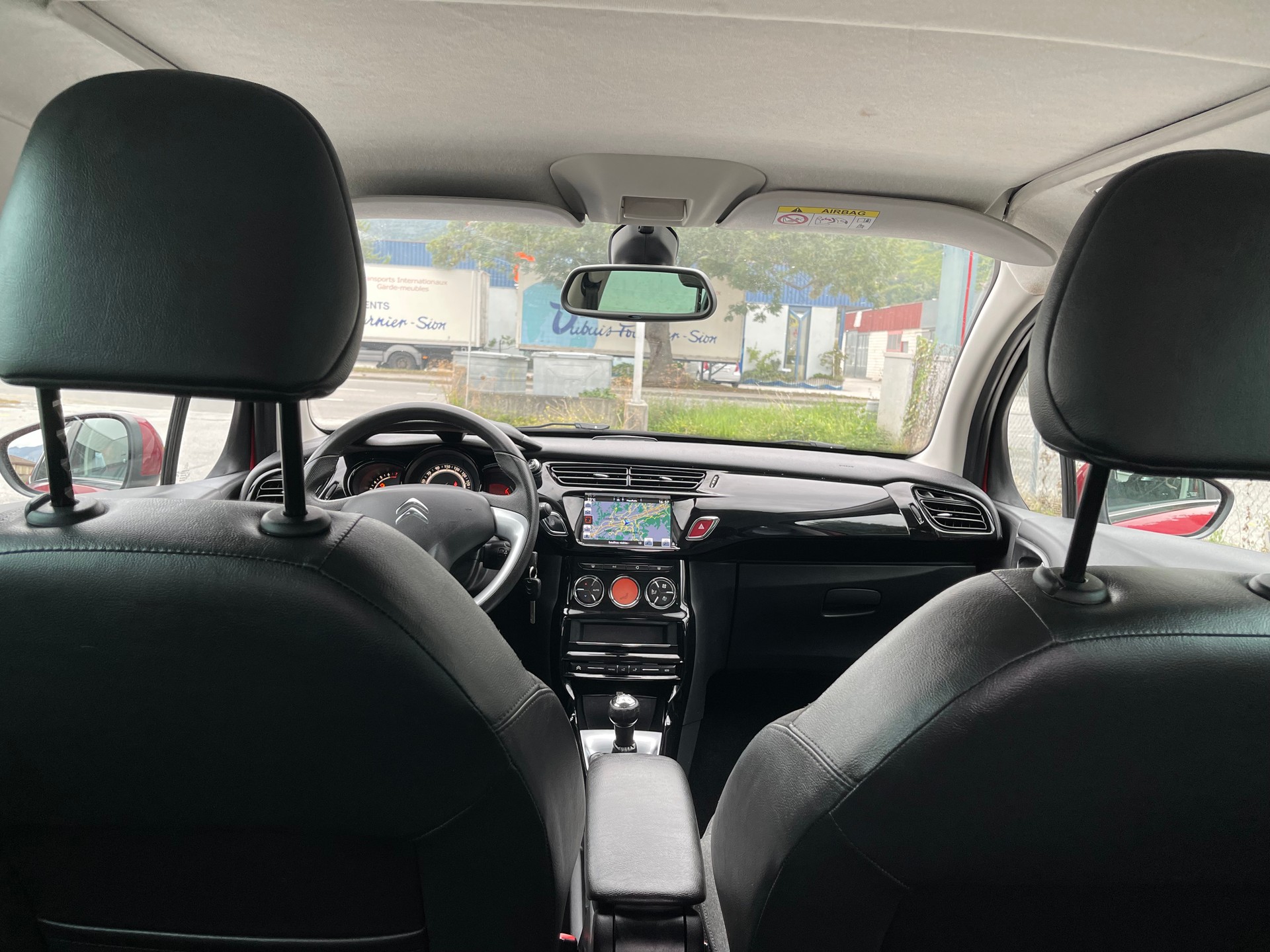 CITROEN C3 1.2i PureTech Exclusive-image-18