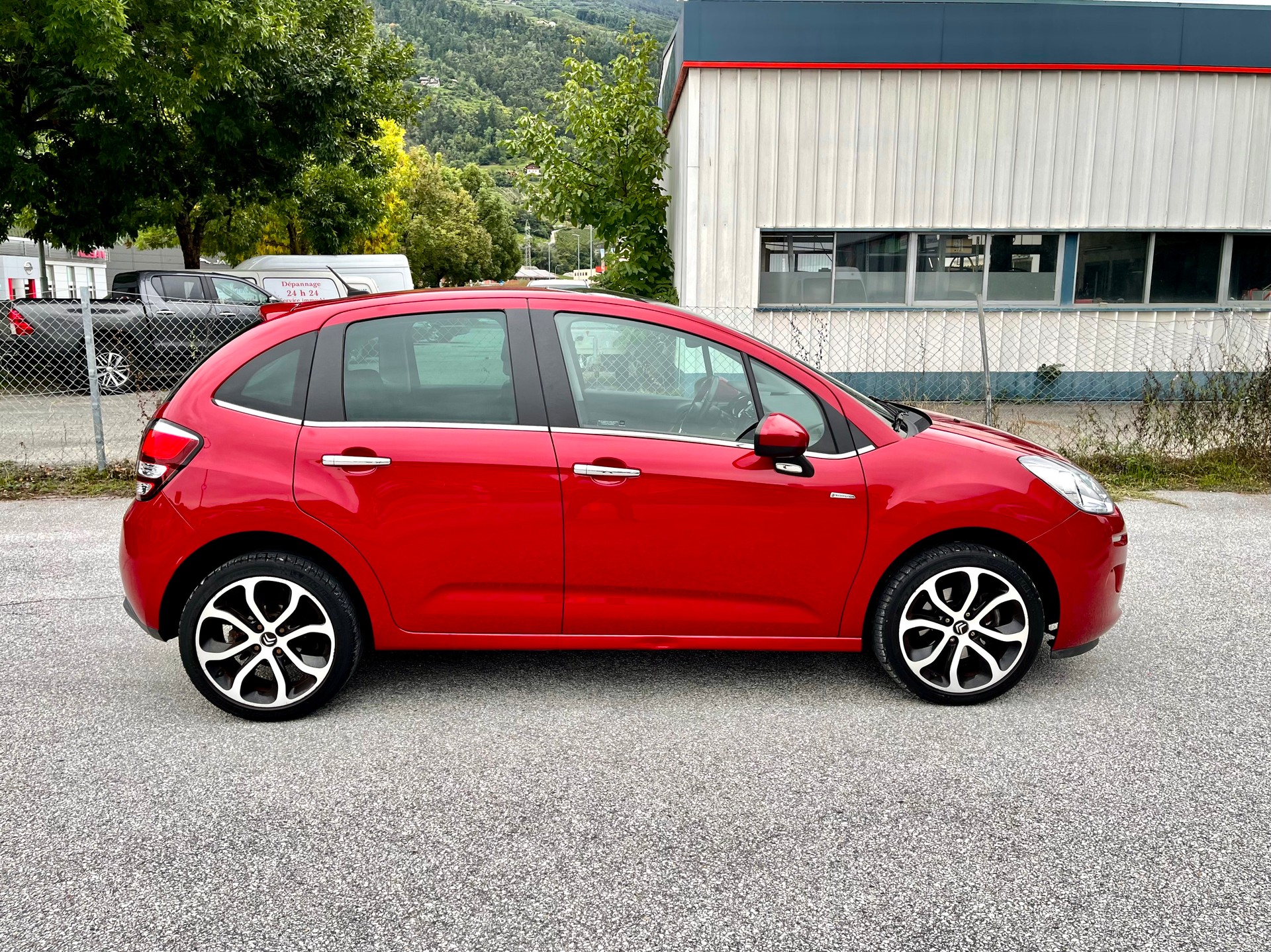 CITROEN C3 1.2i PureTech Exclusive-image-7