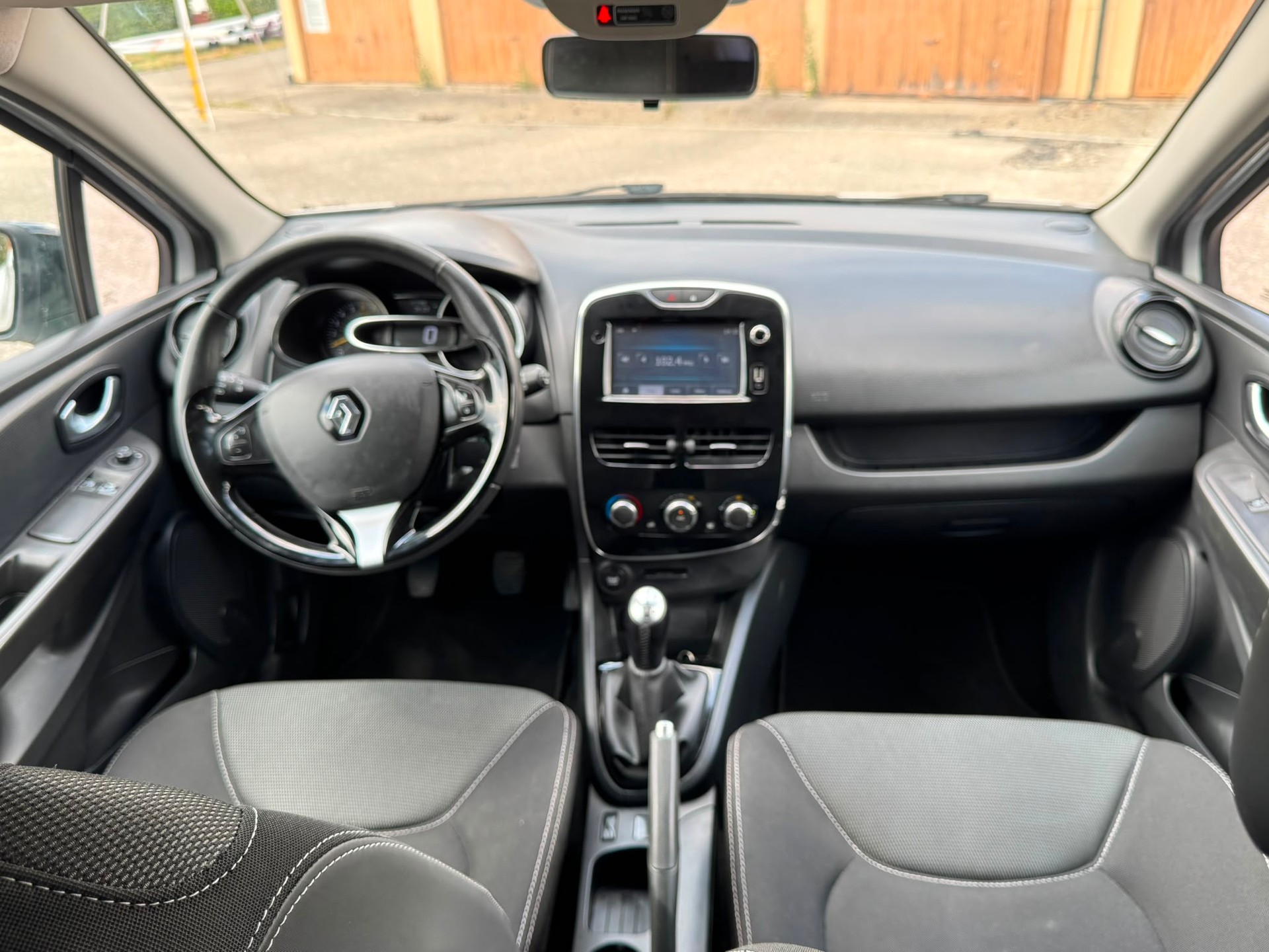 RENAULT Clio 0.9 12V Expression-image-4