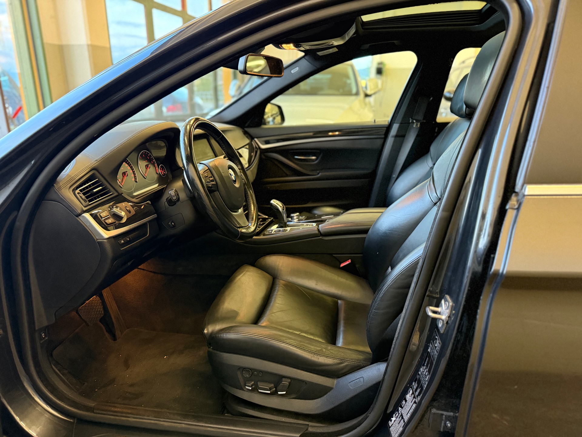 BMW 535i xDrive Steptronic-image-6