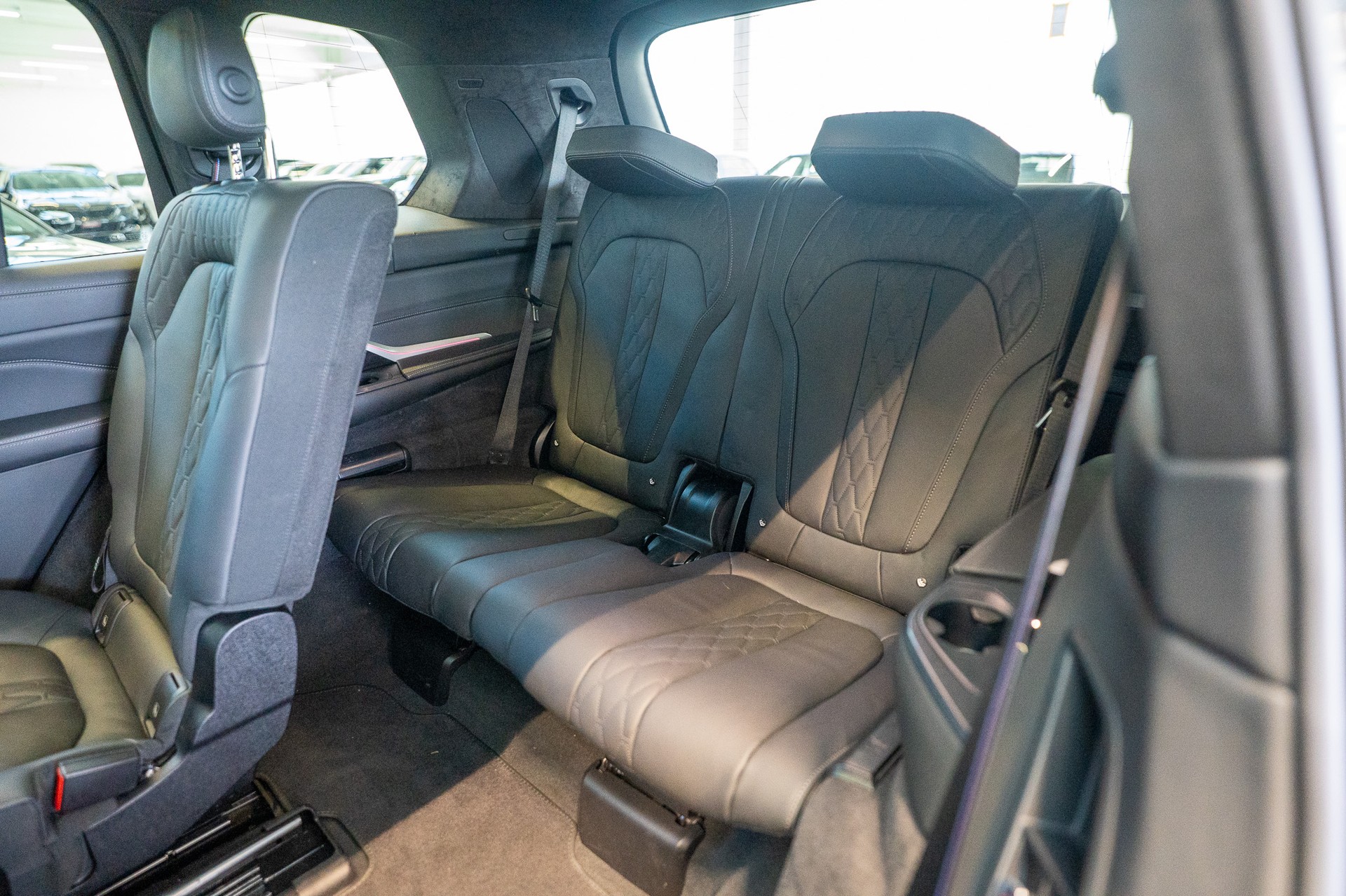 BMW X7 xDrive 48V M60i M Sport / 23" Felgen / Iconic Glow / Head-Up Display / Panorama-Schiebedach-image-14
