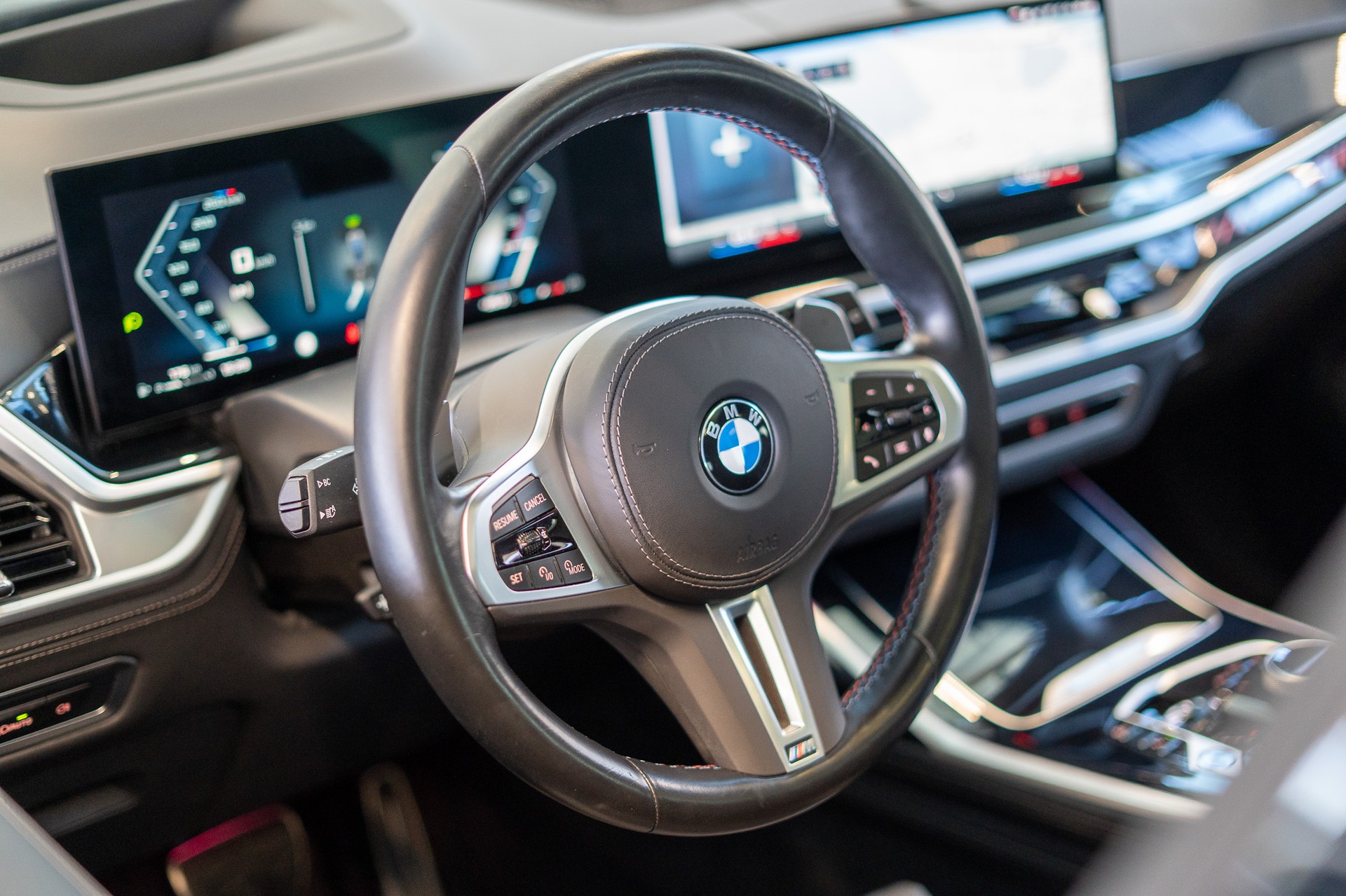 BMW X7 xDrive 48V M60i M Sport / 23" Felgen / Iconic Glow / Head-Up Display / Panorama-Schiebedach-image-9