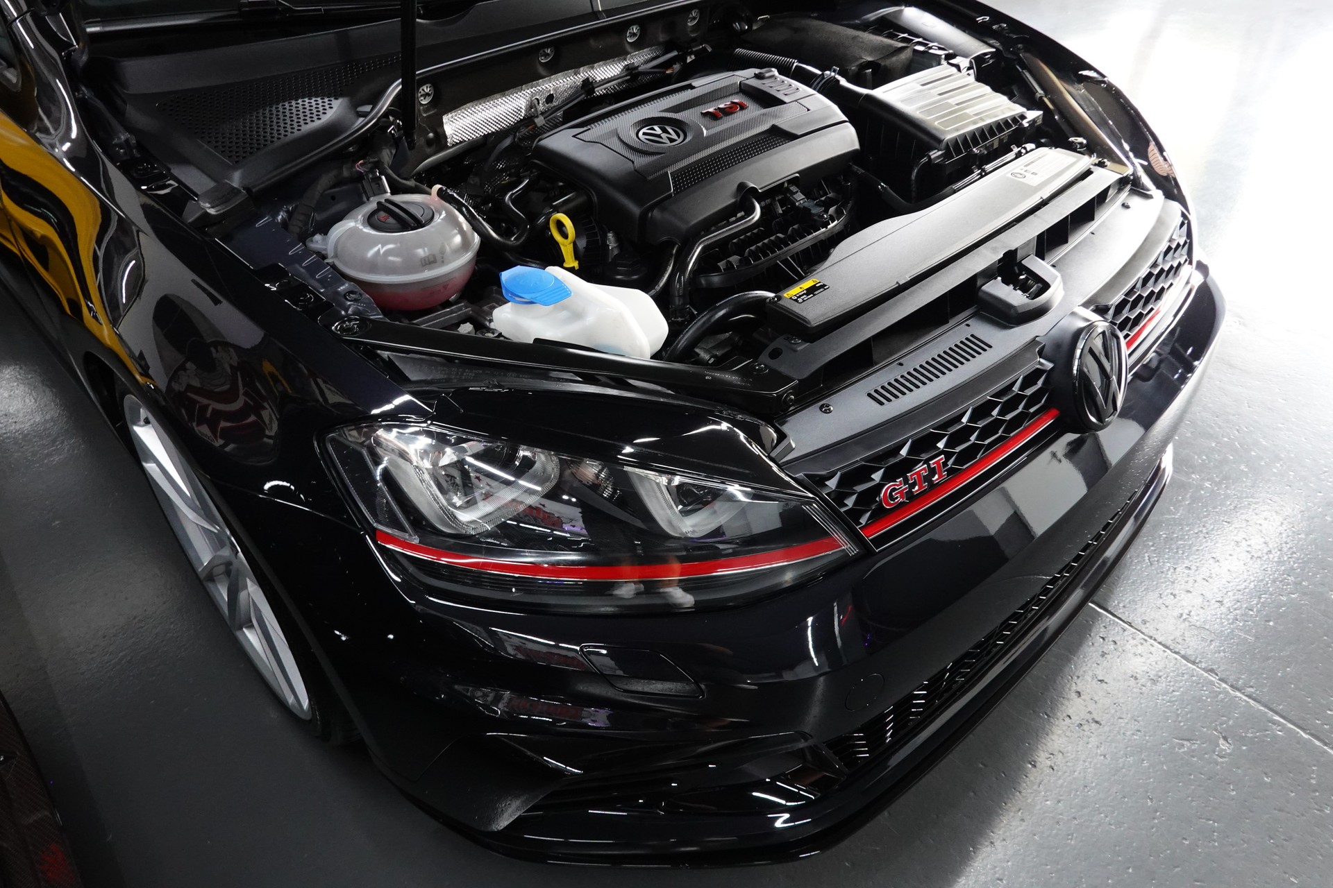 VW GOLF 2.0 TSI GTI CLUBSPORT S CH-FZ-showroom-element-3