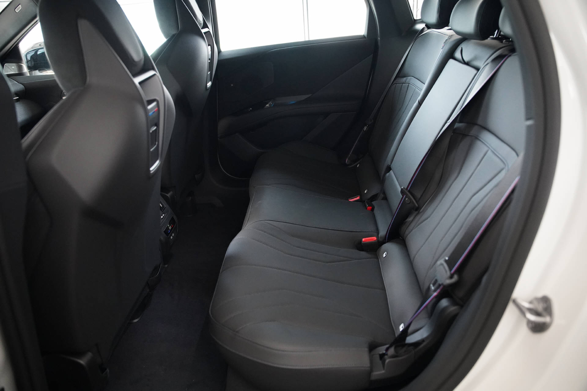 BMW iX3 50 xDrive M Sport Pro-image-10