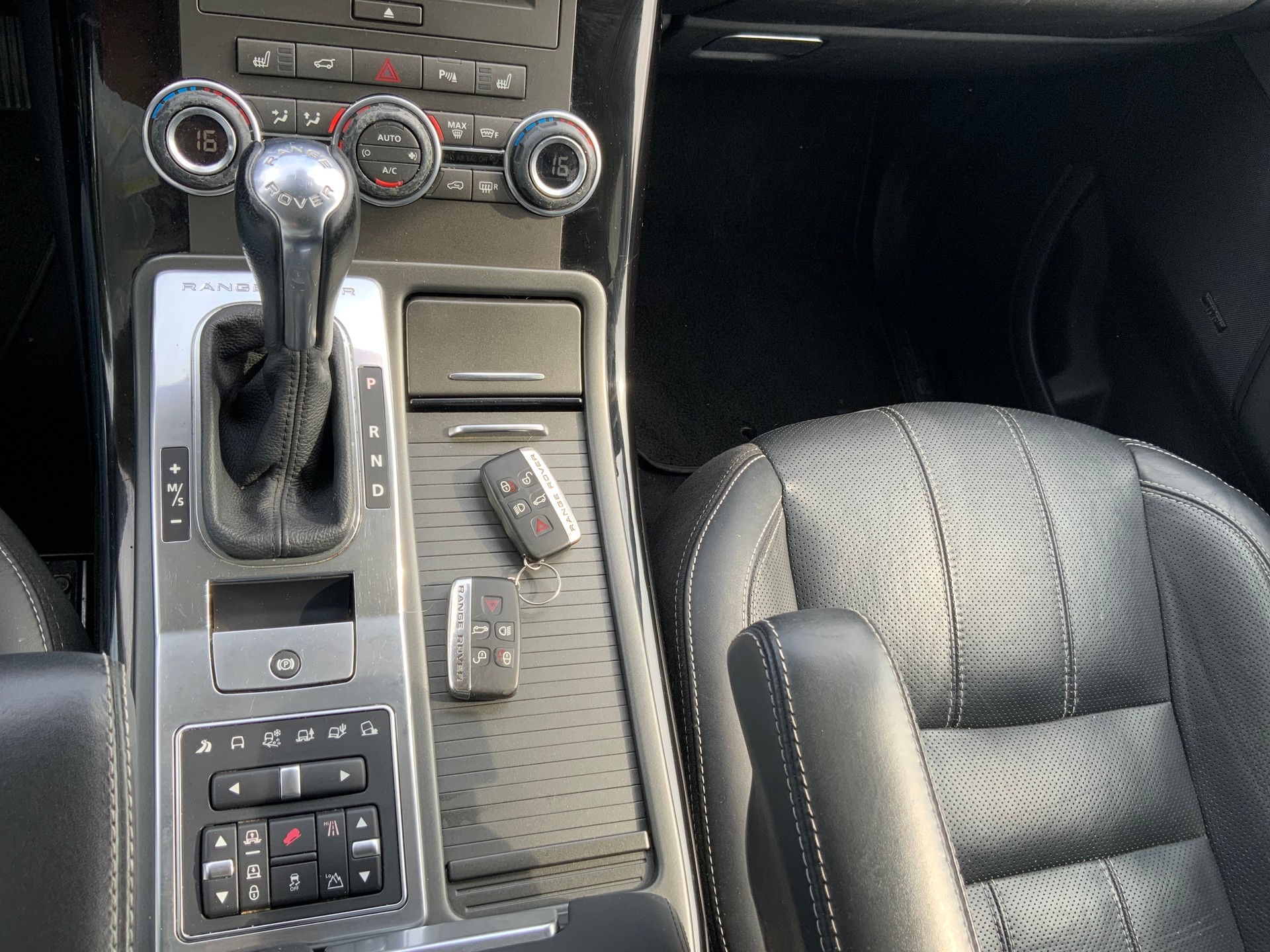LAND ROVER Range Rover Sport 5.0 V8 SC Autobiogr. Aut.-image-12