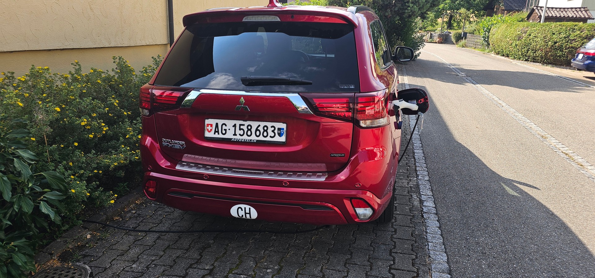 MITSUBISHI 2.4 PHEV Diamond S-Edition-image-1