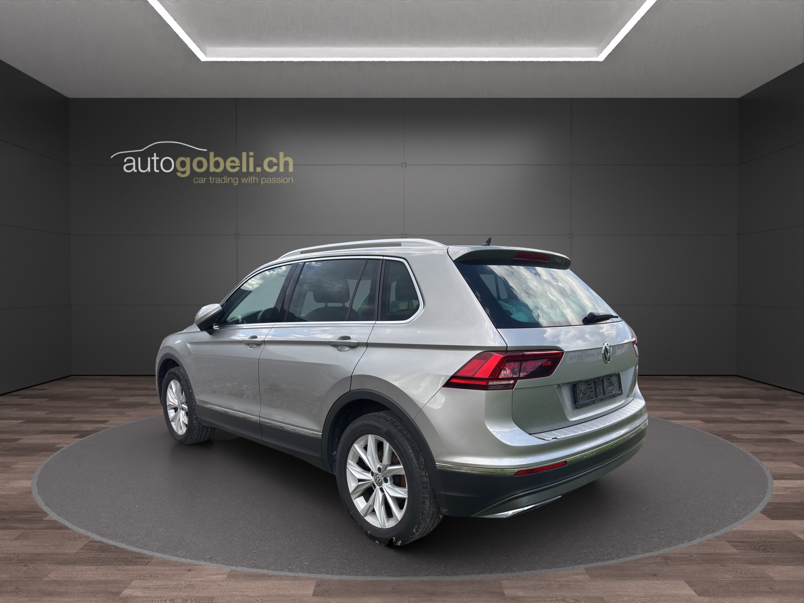 VW Tiguan 2.0TSI Highline 4Motion DSG-showroom-element-1