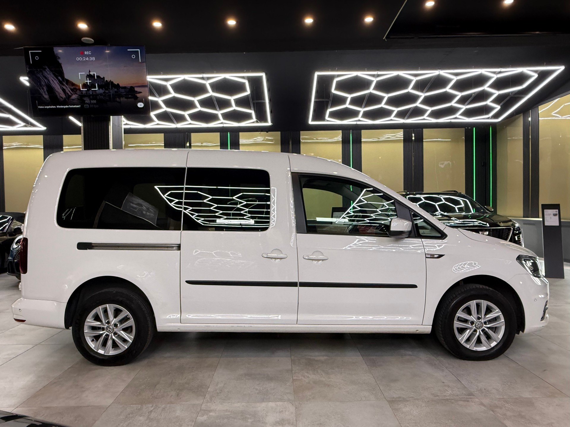 VW Caddy Maxi 2.0TDI BlueMotion Technology DSG-showroom-element-3