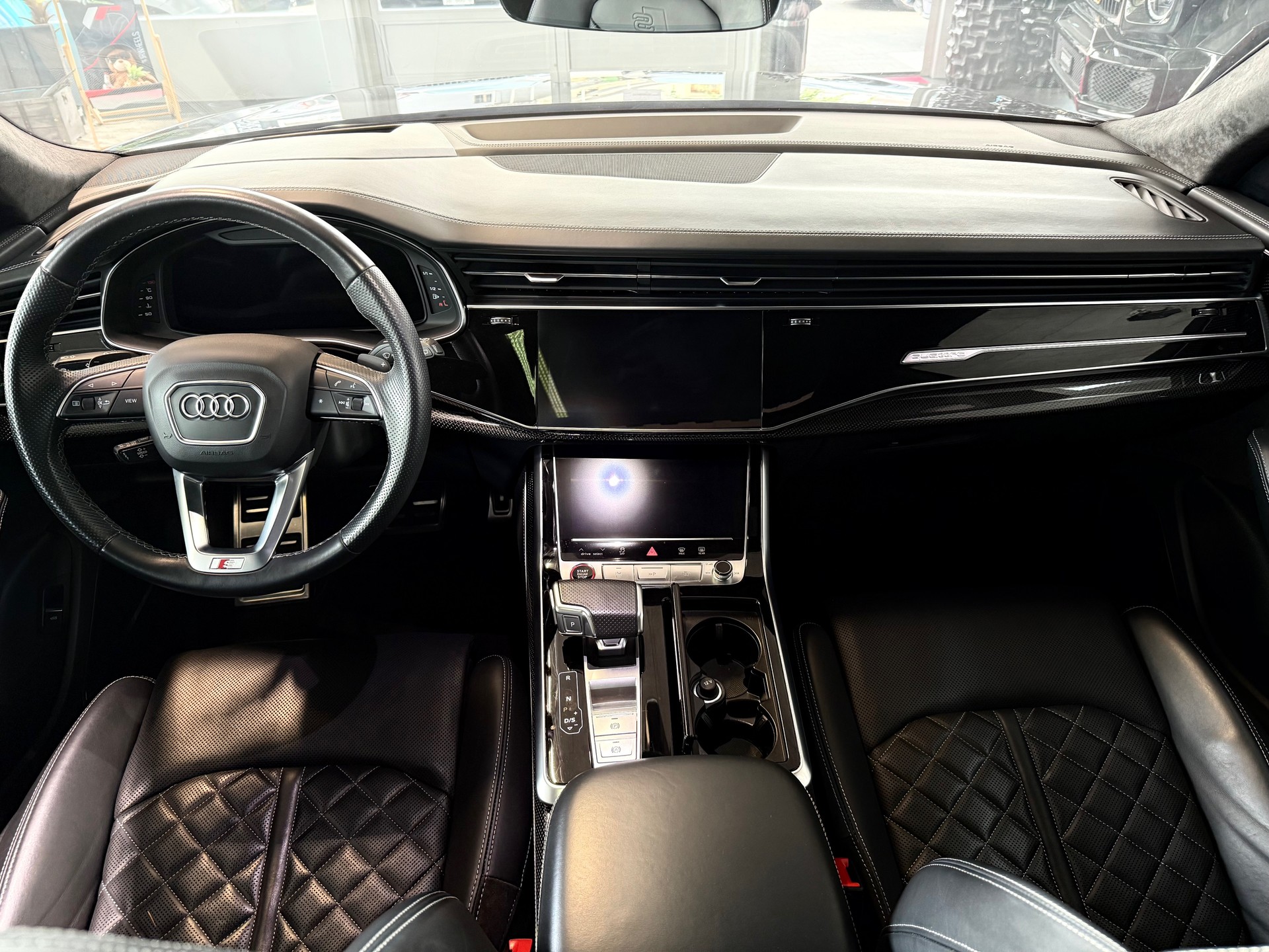 AUDI SQ8 TFSI quattro tiptronic-image-11