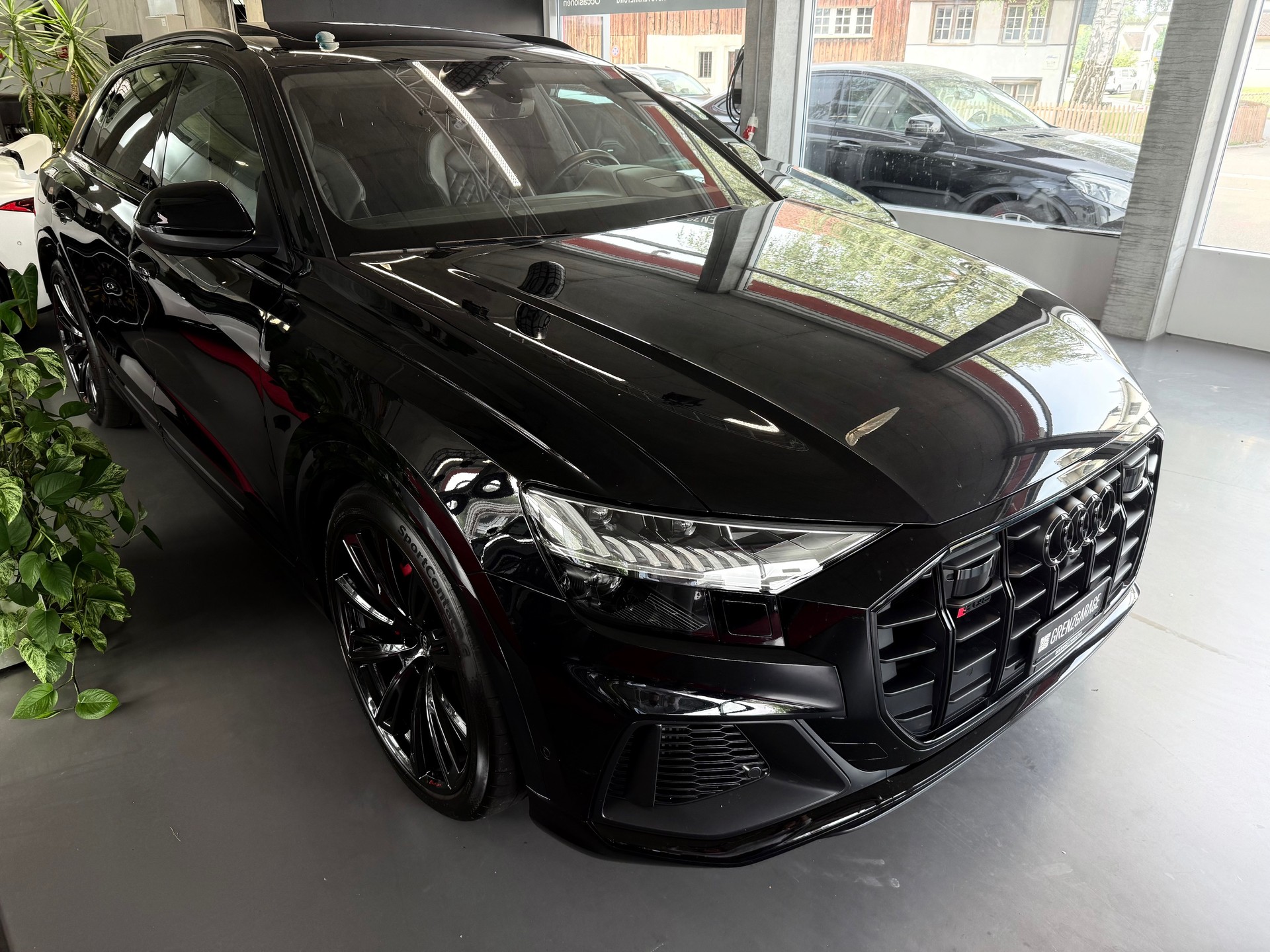 AUDI SQ8 TFSI quattro tiptronic-showroom-element-1