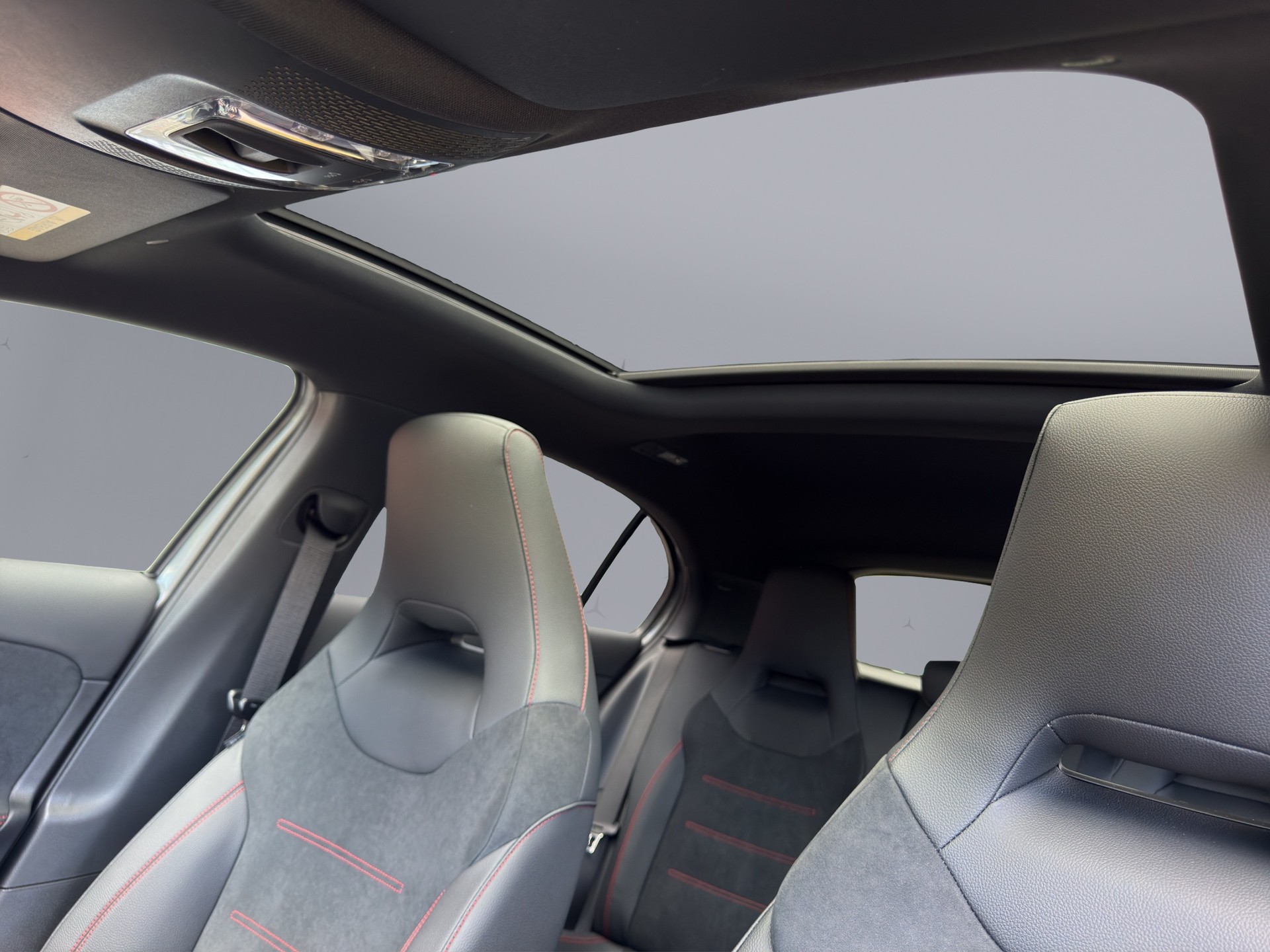 MERCEDES-BENZ A 220 AMG Line 4m-image-18
