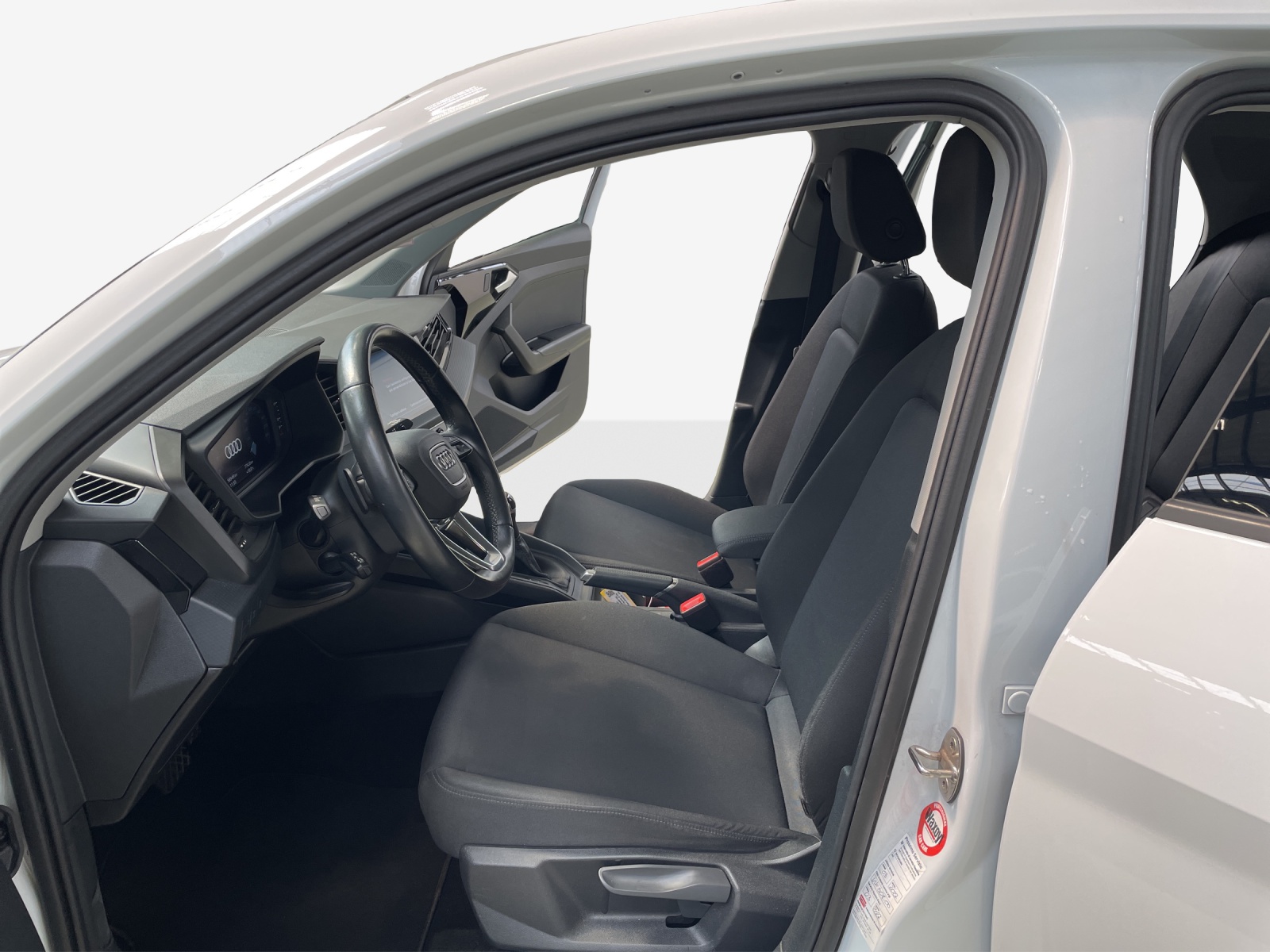 AUDI A1 City Carver 30 TFSI Attraction S-tronic-image-7