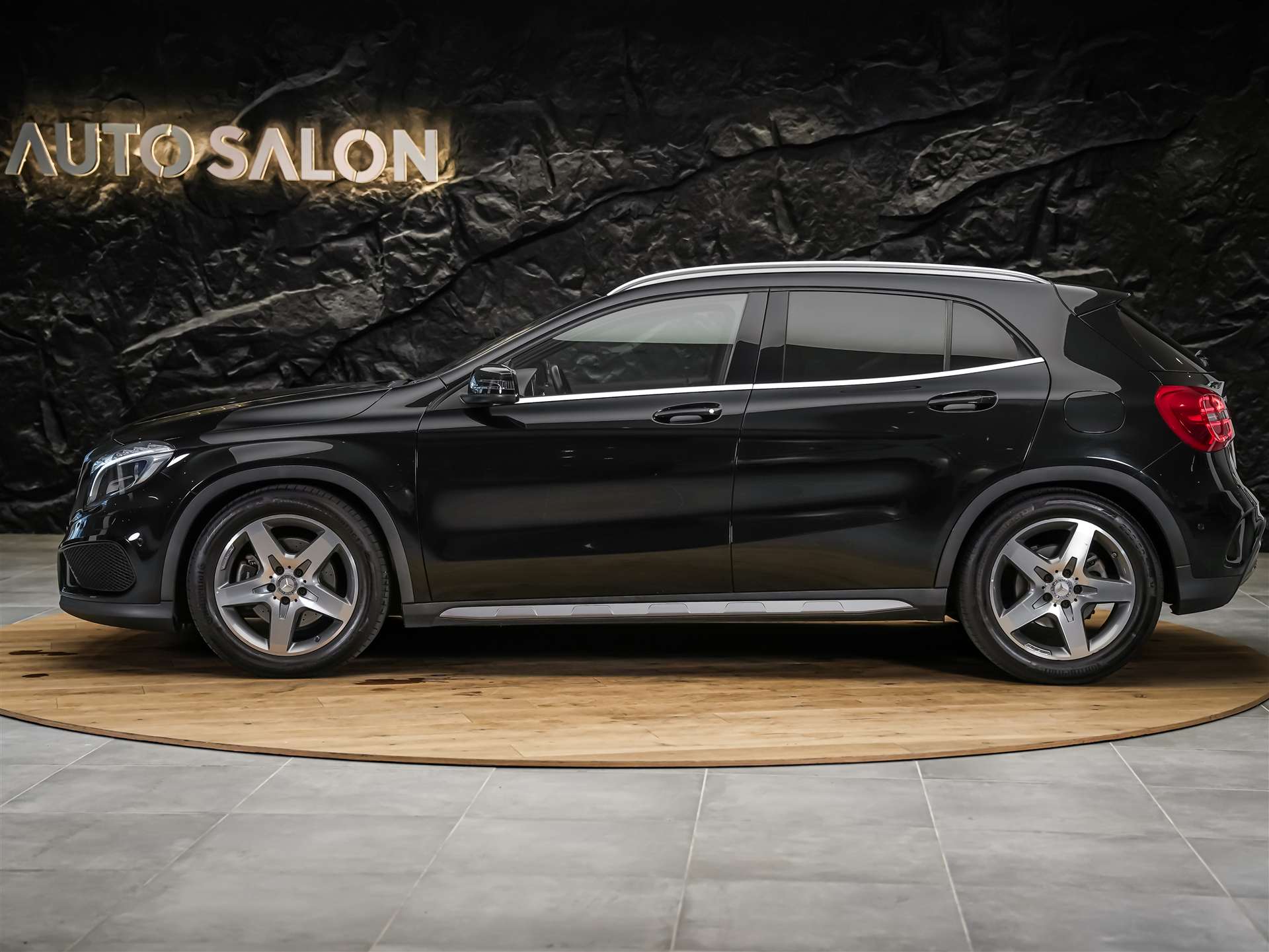 MERCEDES-BENZ GLA 220 CDI AMG Line 4Matic 7G-DCT *CH-Fahrzeug*-showroom-element-1