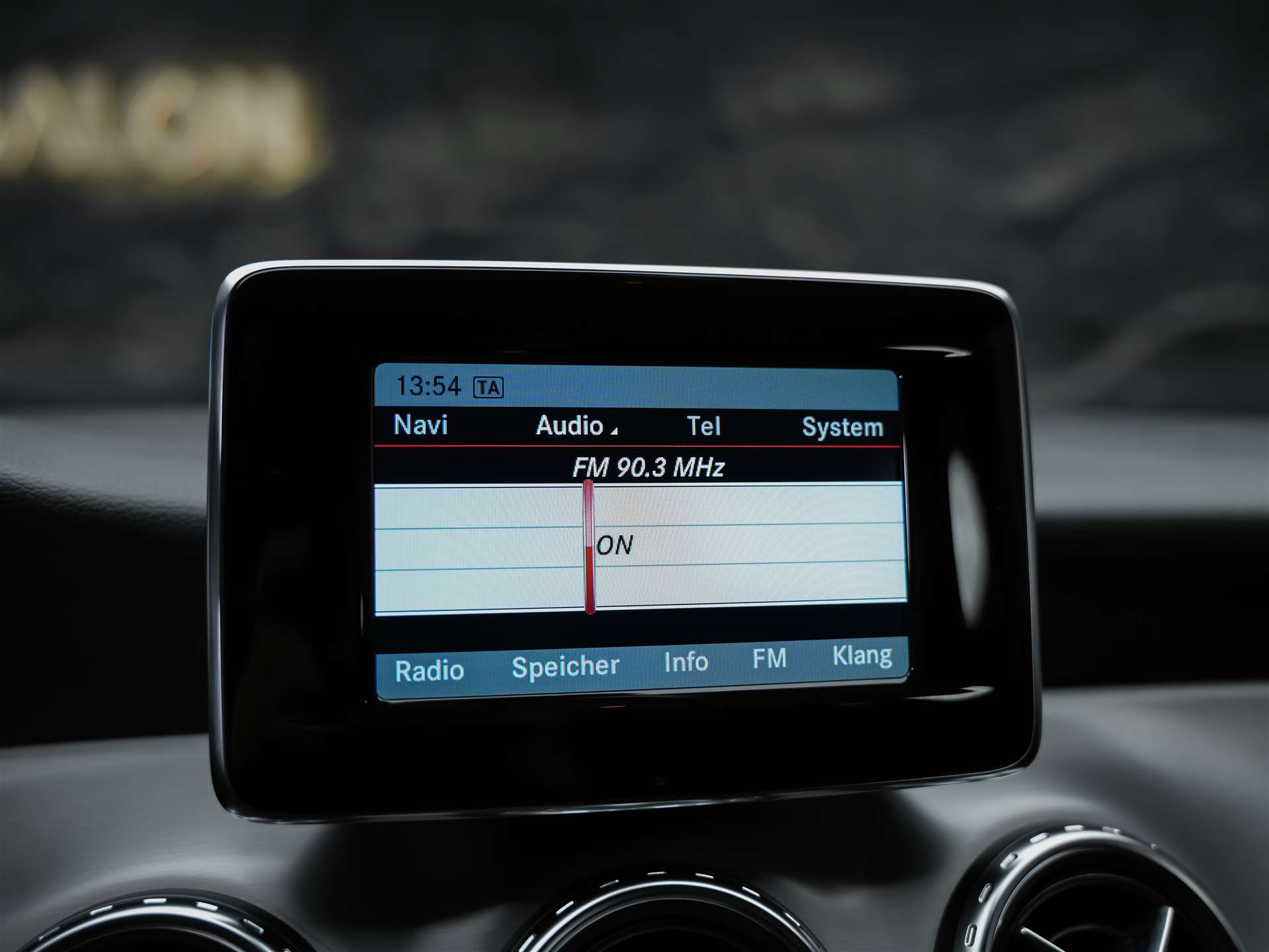 MERCEDES-BENZ GLA 220 CDI AMG Line 4Matic 7G-DCT *CH-Fahrzeug*-image-32