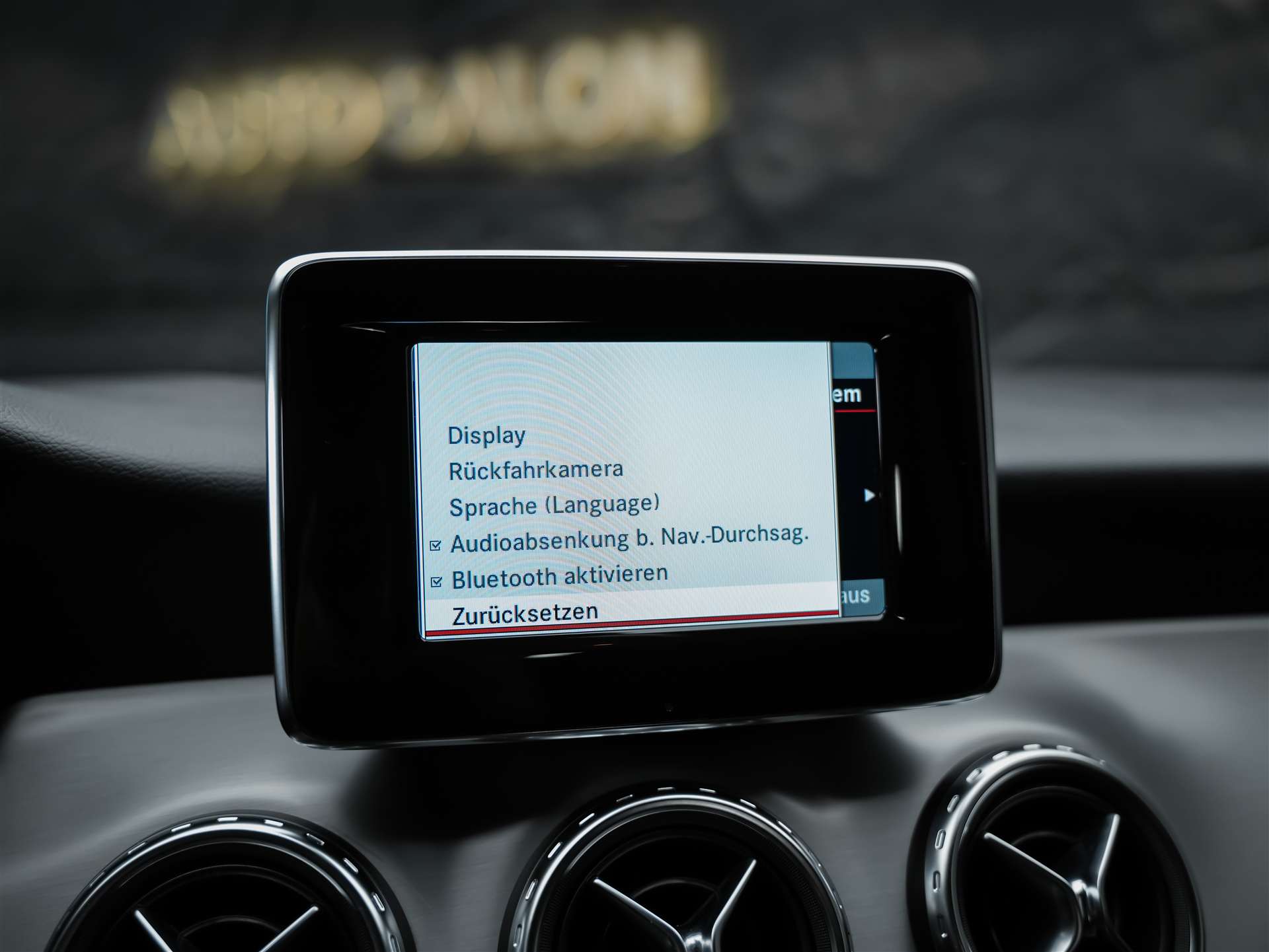 MERCEDES-BENZ GLA 220 CDI AMG Line 4Matic 7G-DCT *CH-Fahrzeug*-image-30