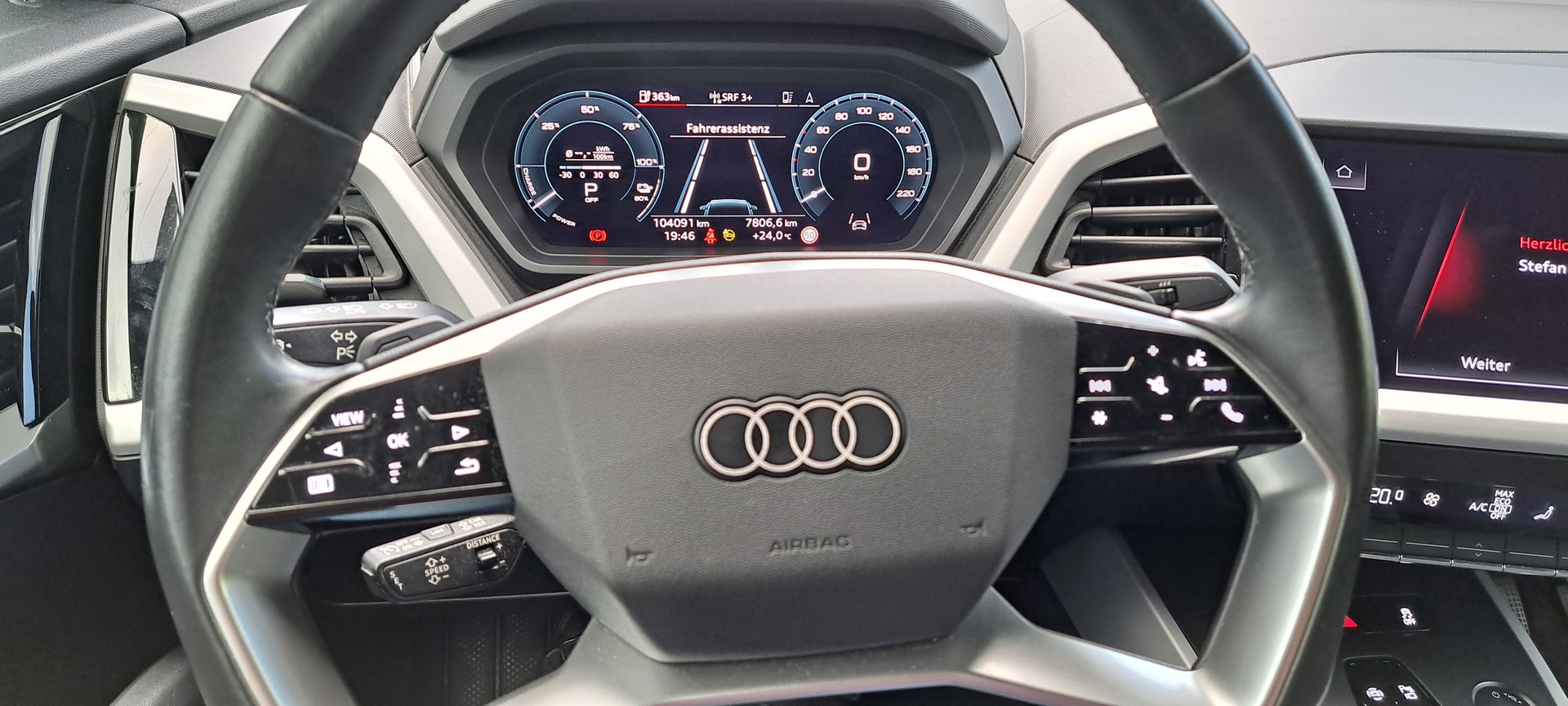 AUDI Q4 e-tron 40 Sportback-image-4