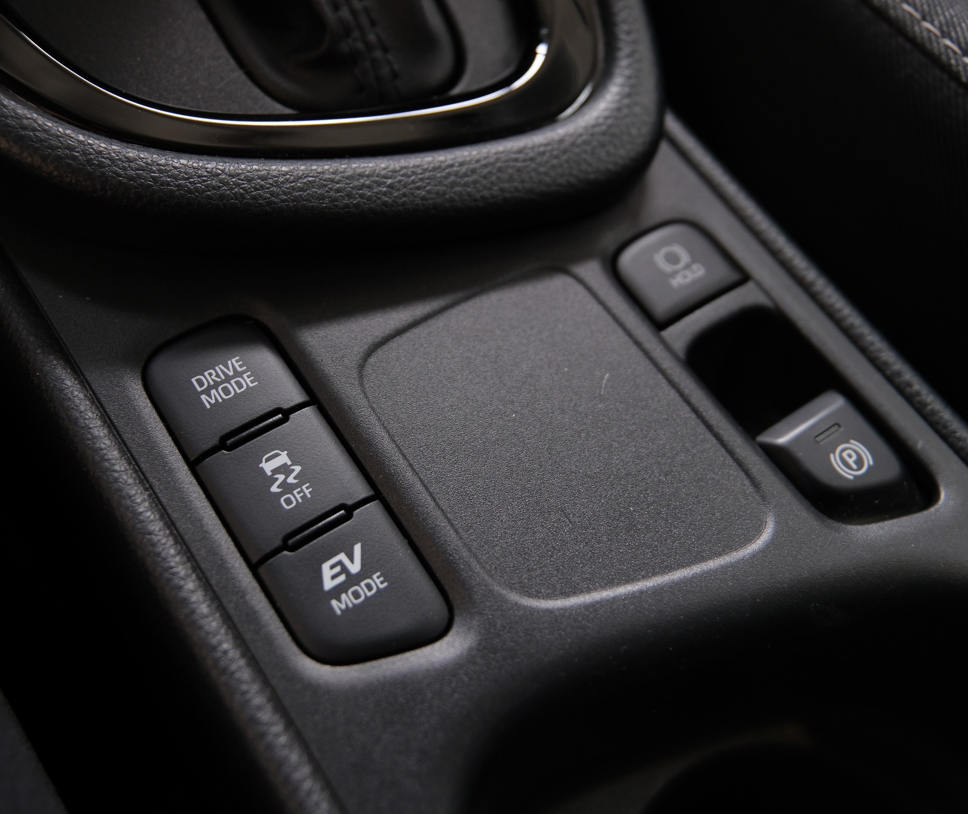 TOYOTA Yaris 1.5 Trend e-CVT-image-23