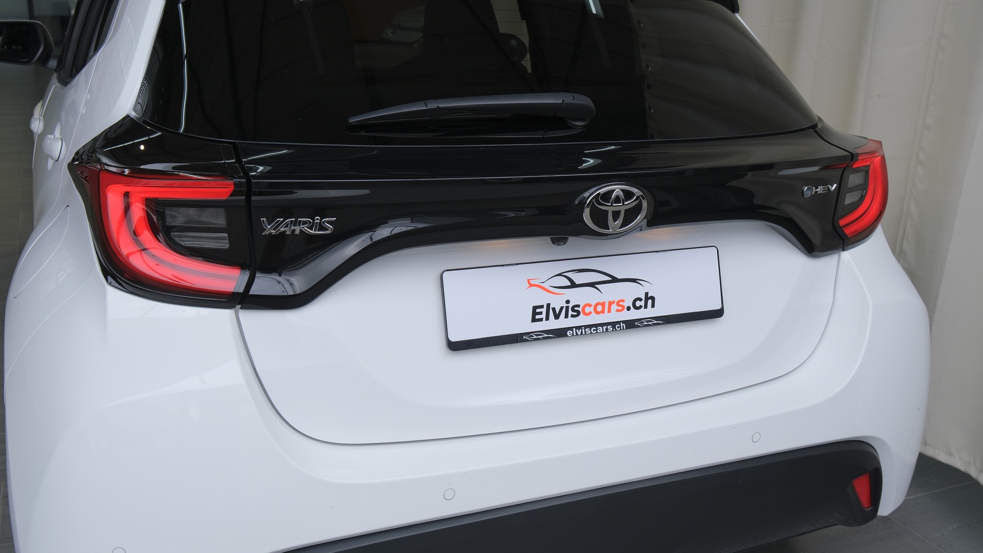 TOYOTA Yaris 1.5 Trend e-CVT-image-12