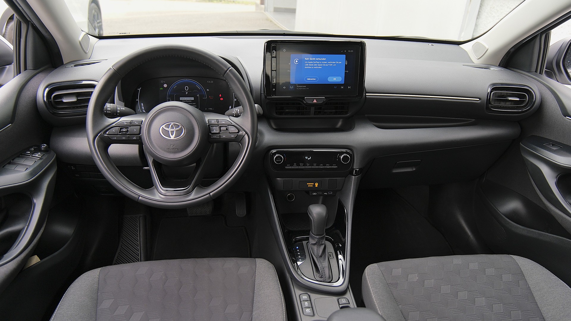 TOYOTA Yaris 1.5 Trend e-CVT-image-16