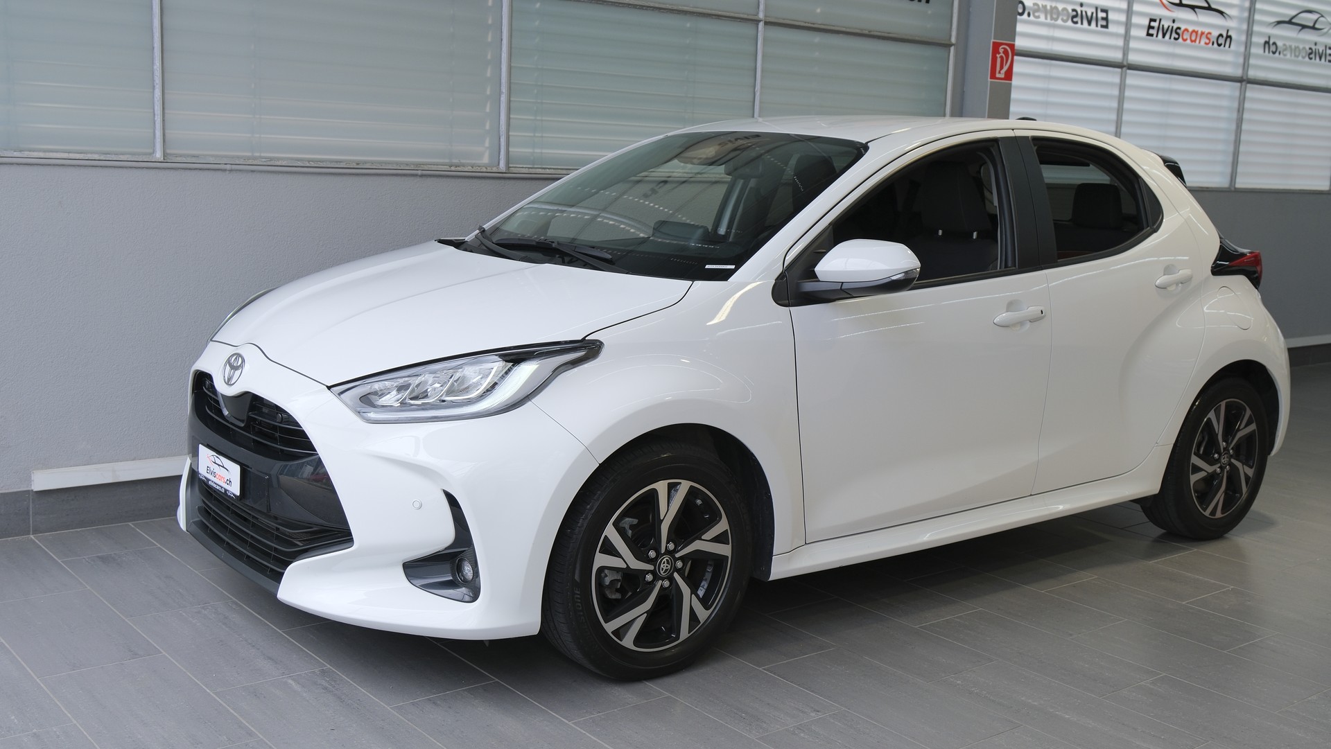 TOYOTA Yaris 1.5 Trend e-CVT-image-7