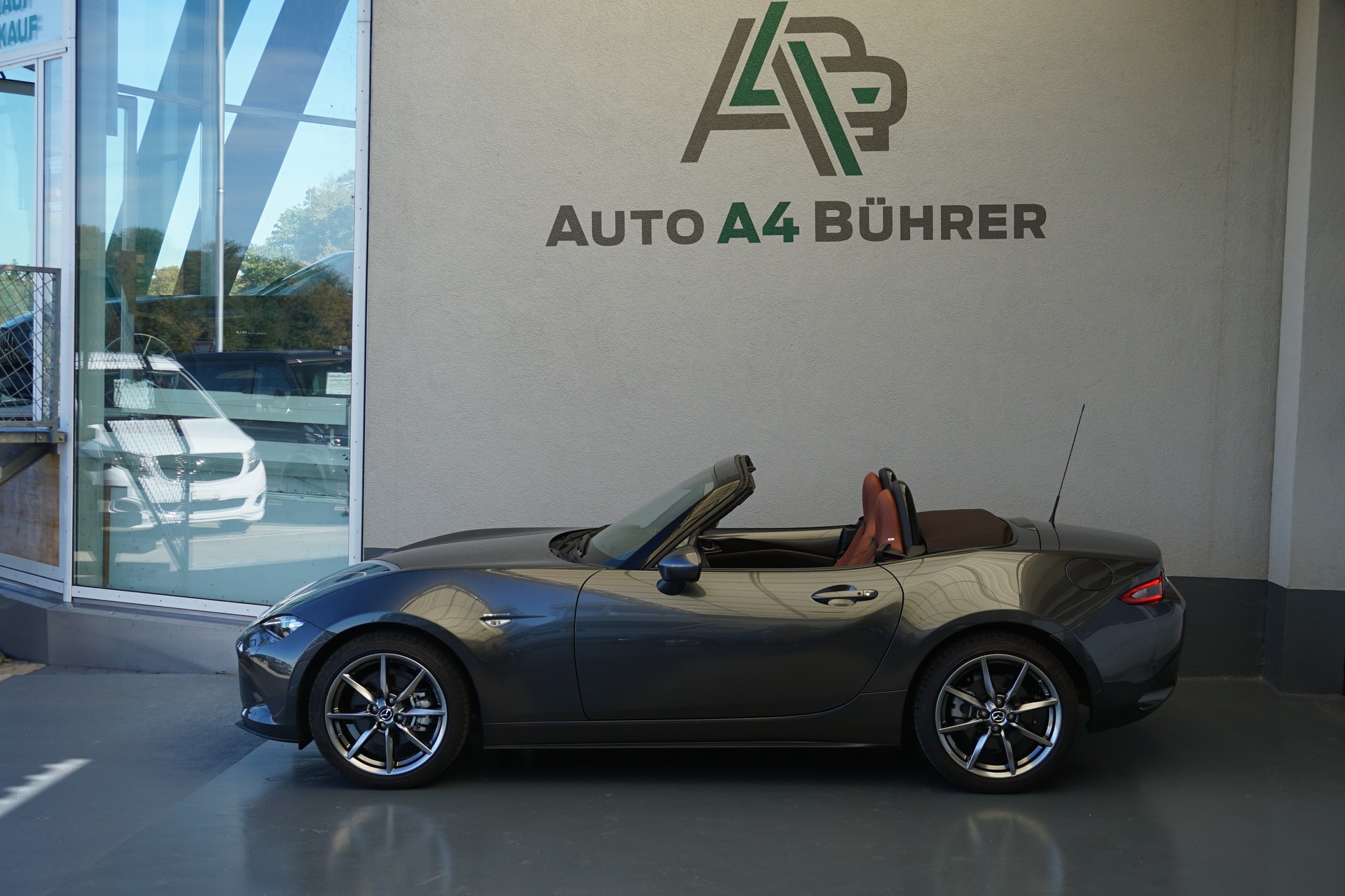 MAZDA MX-5 S-G 184 PS Kazari 6-Gang Roadster-showroom-element-1