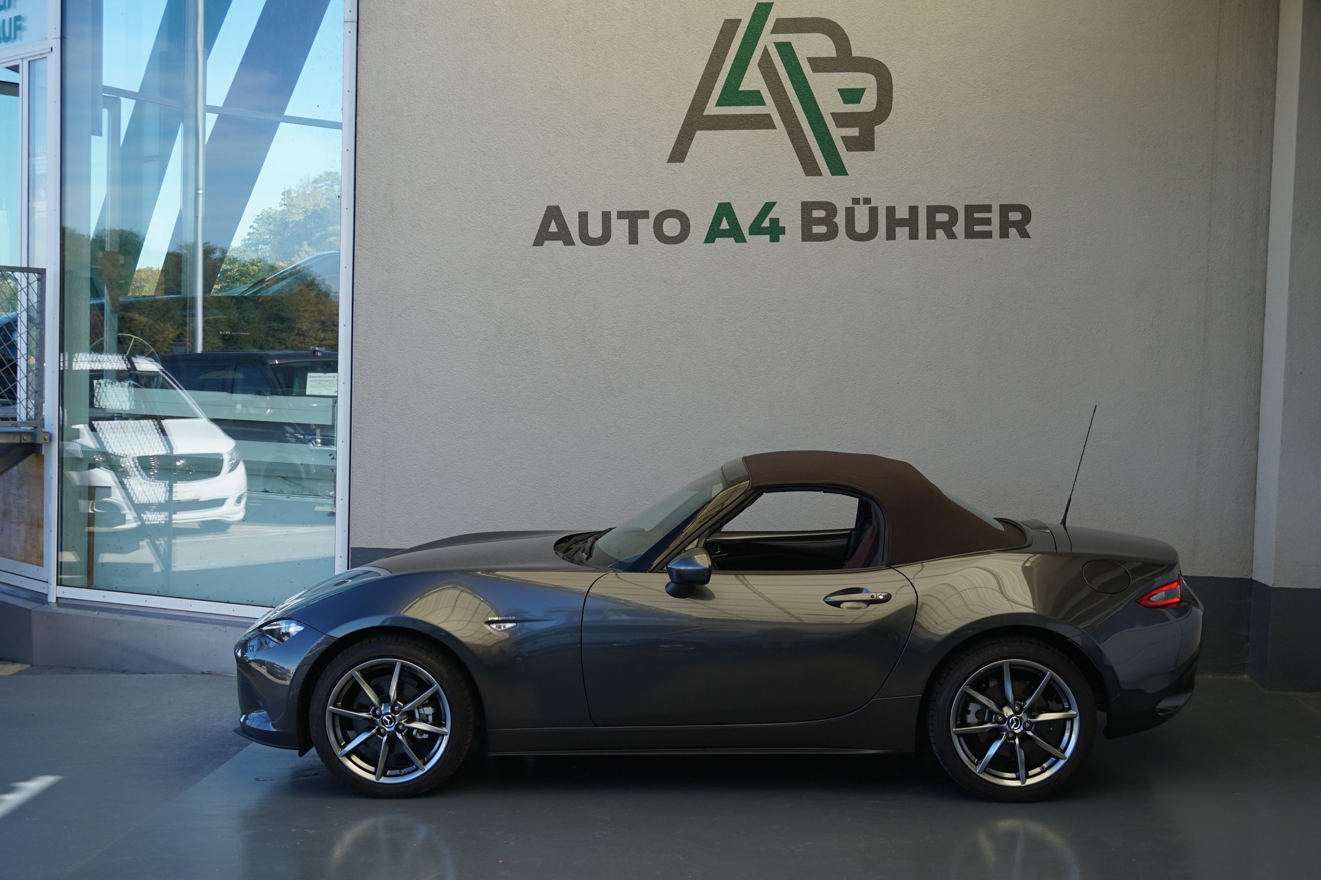 MAZDA MX-5 S-G 184 PS Kazari 6-Gang Roadster