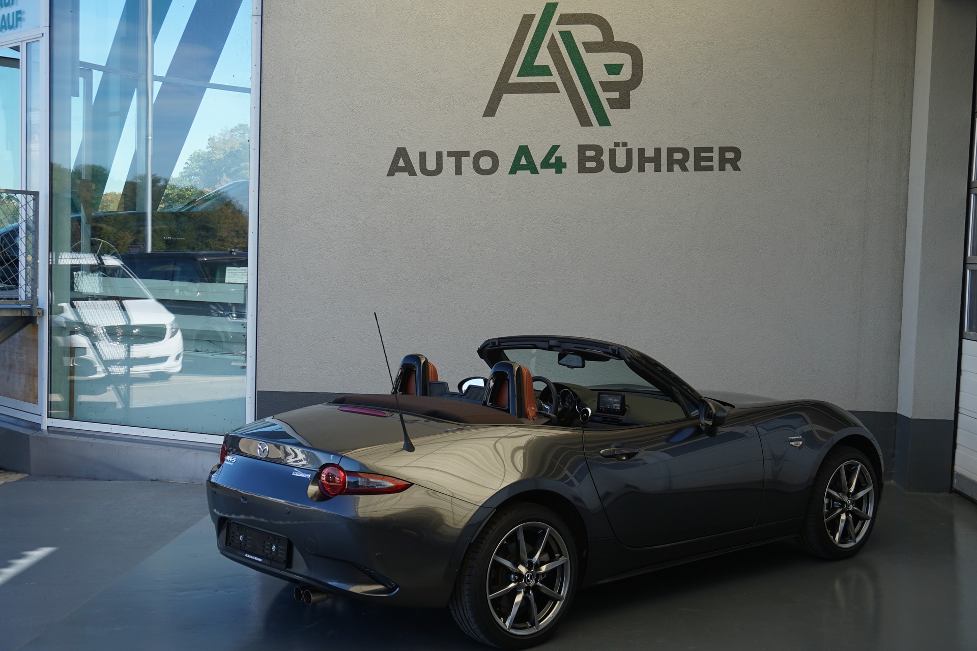 MAZDA MX-5 S-G 184 PS Kazari 6-Gang Roadster-image-15