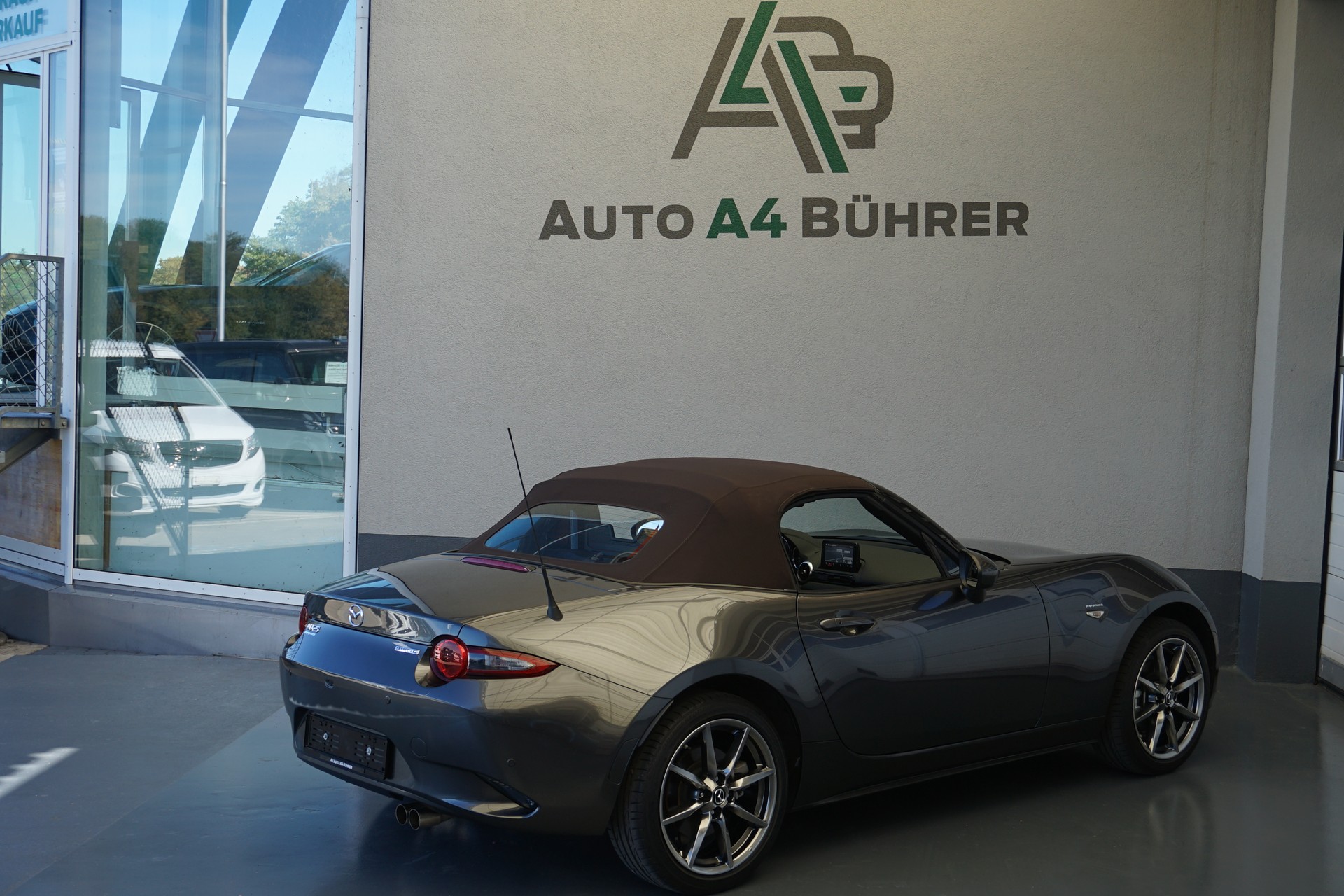 MAZDA MX-5 S-G 184 PS Kazari 6-Gang Roadster-image-14