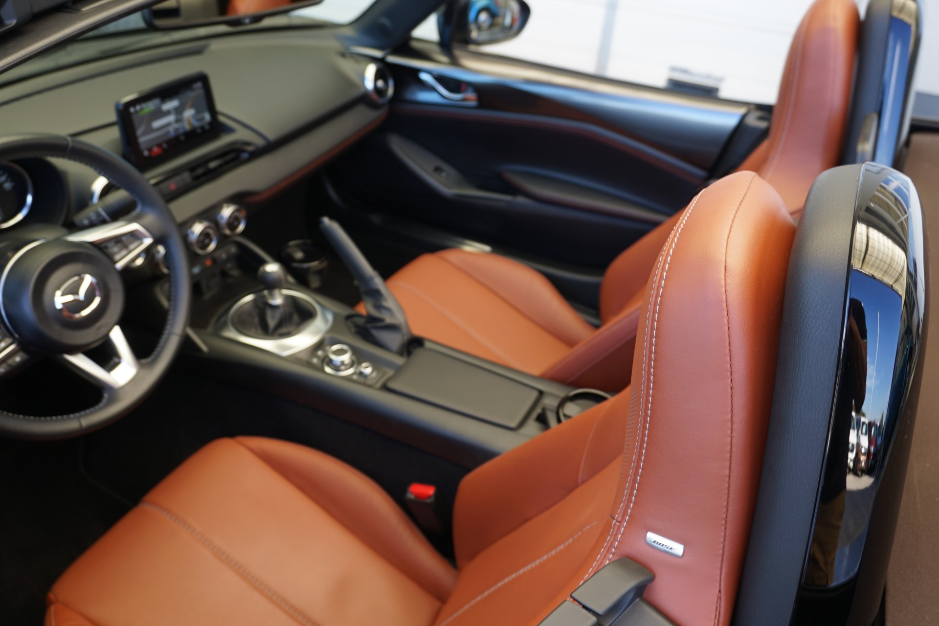 MAZDA MX-5 S-G 184 PS Kazari 6-Gang Roadster-image-27