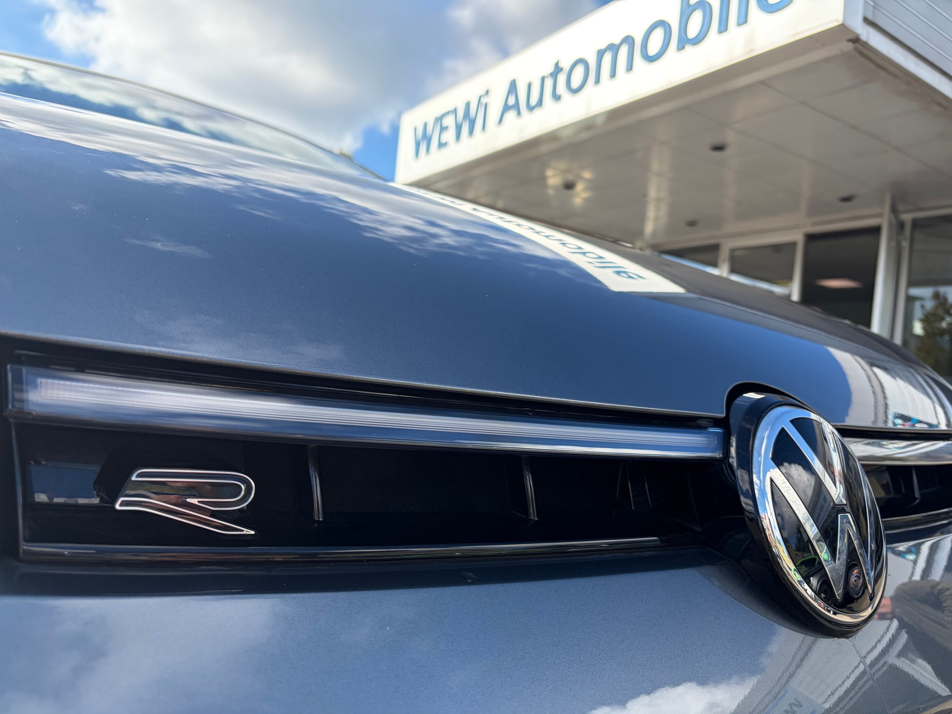VW Passat Variant 2.0 TSI R-Line 4 Motion DSG-image-11