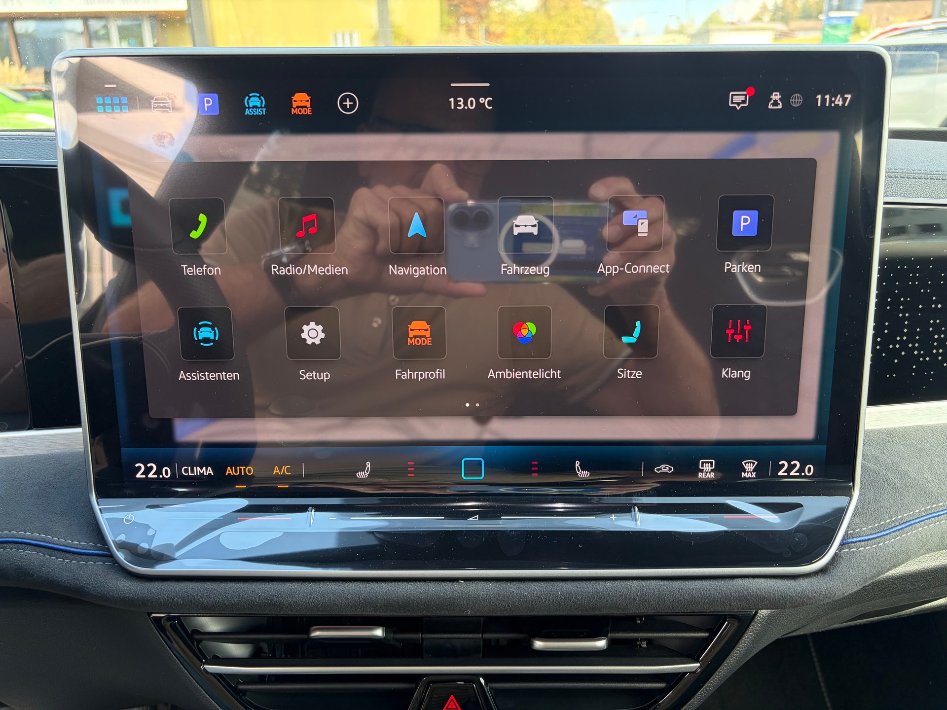 VW Passat Variant 2.0 TSI R-Line 4 Motion DSG-image-22