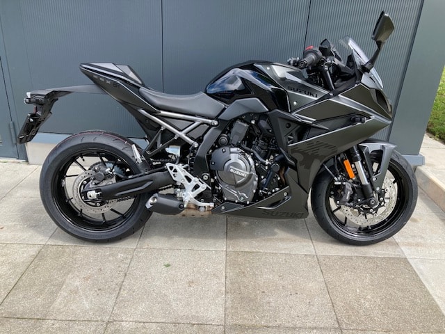 SUZUKI GSX-R 8