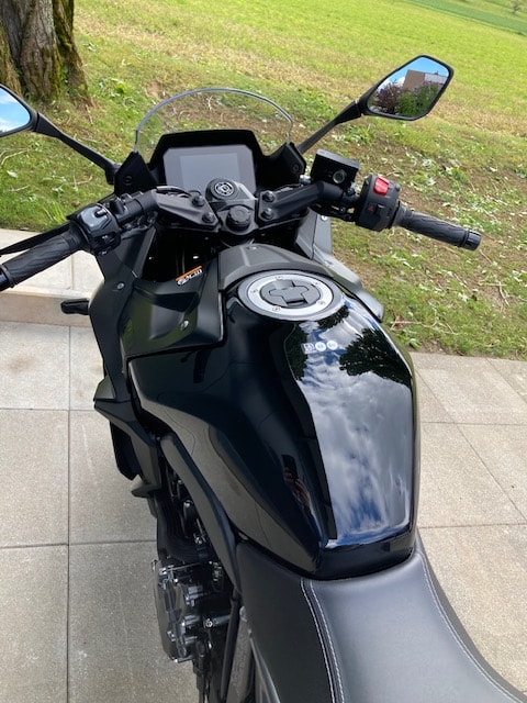 SUZUKI GSX-R 8-image-5