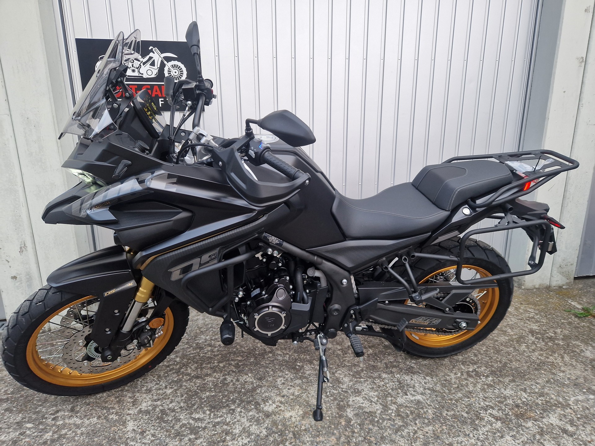 VOGE 525DSX-image-1