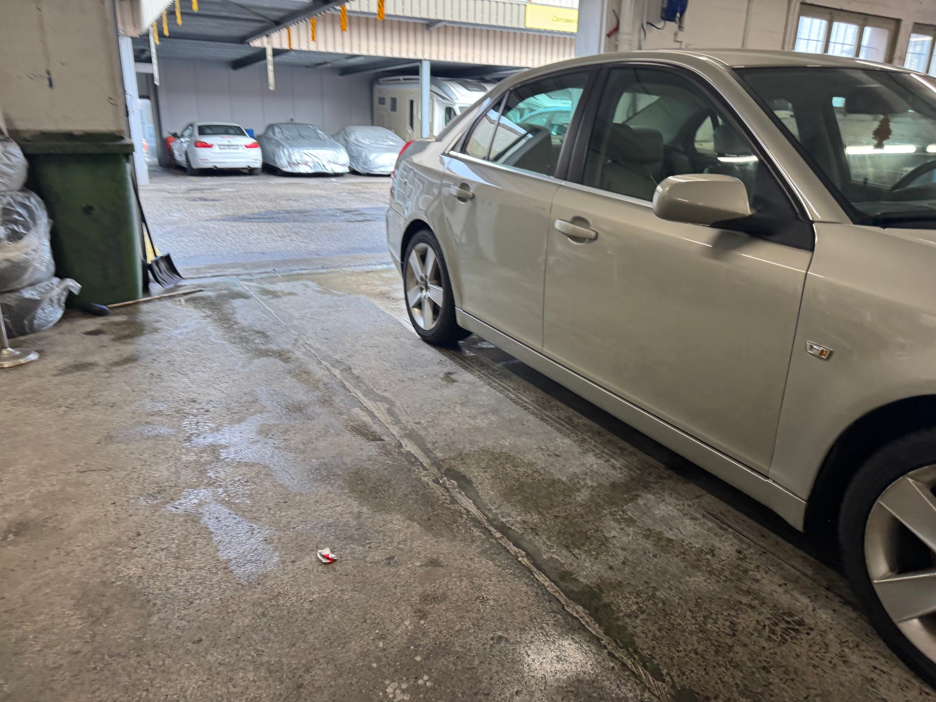CADILLAC BLS Sedan 2.0T Business-image-2