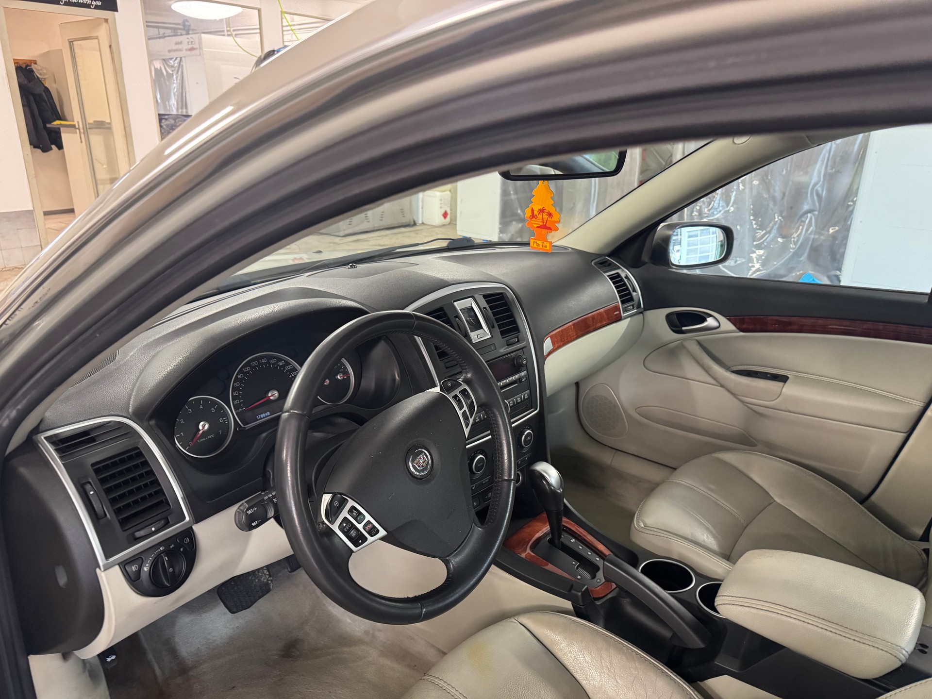 CADILLAC BLS Sedan 2.0T Business-image-8