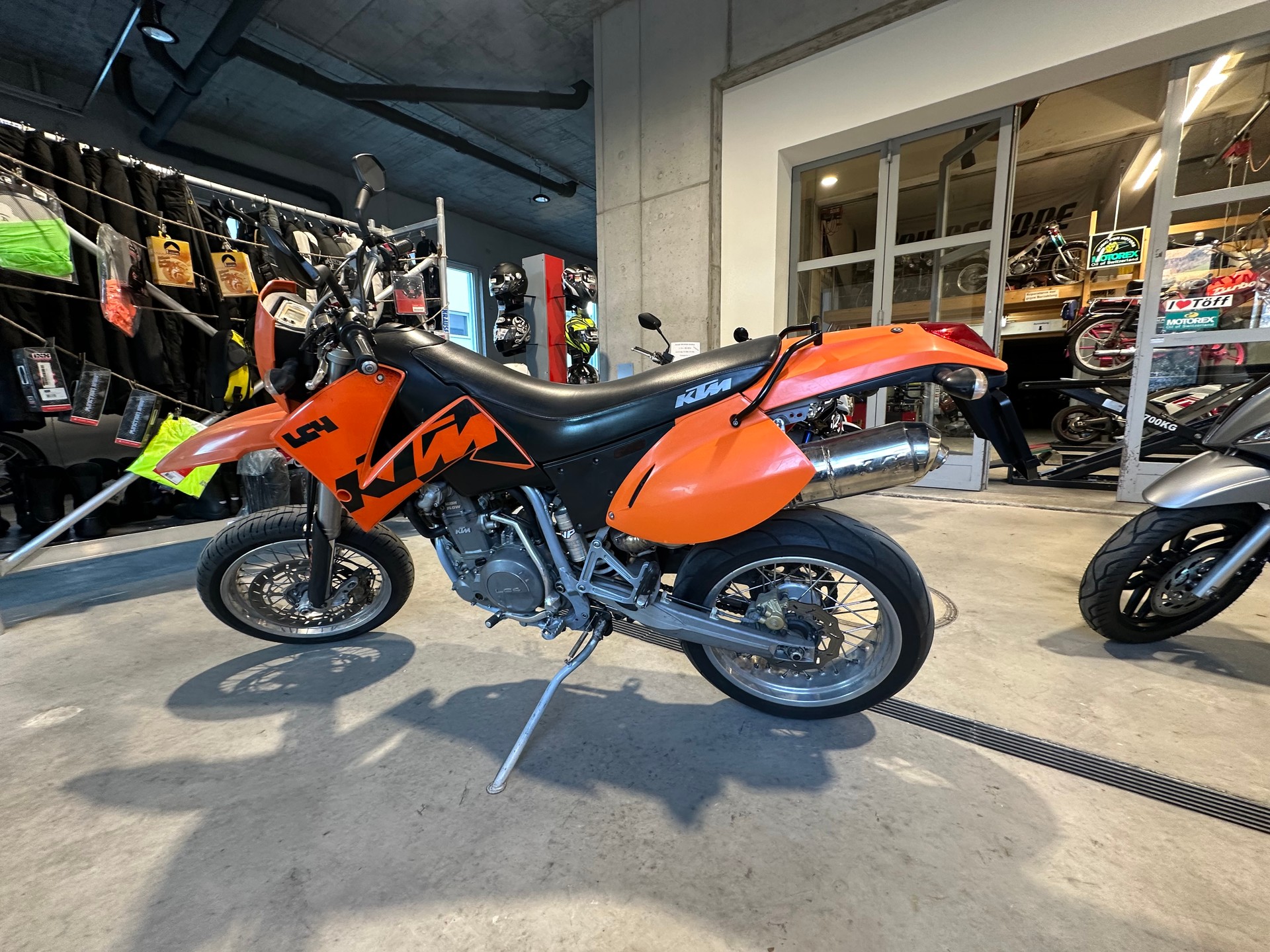 KTM 640 LC4-E 12 l. Six Days-image-2