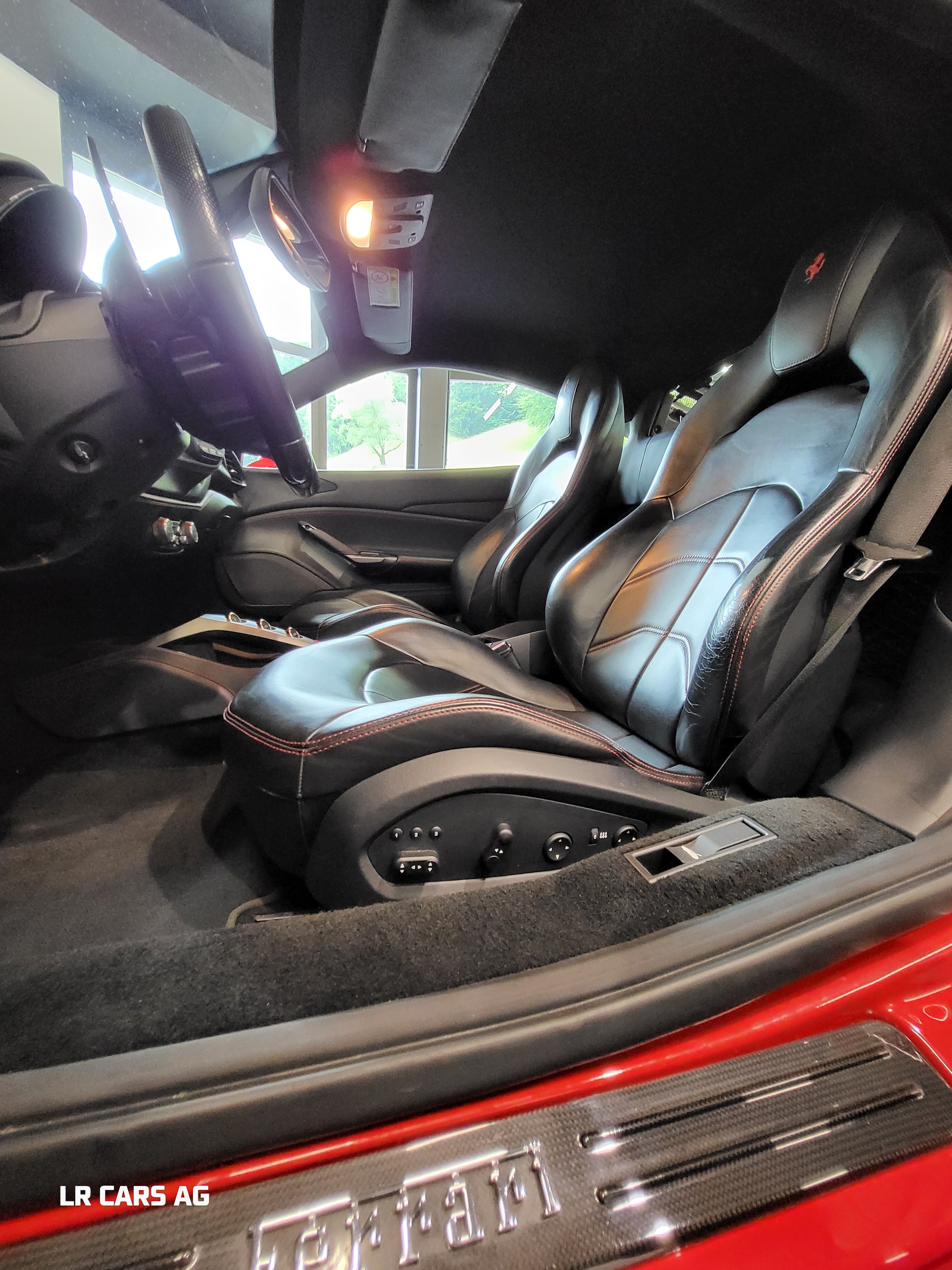 FERRARI 488 GTB 3.9 V8-image-15