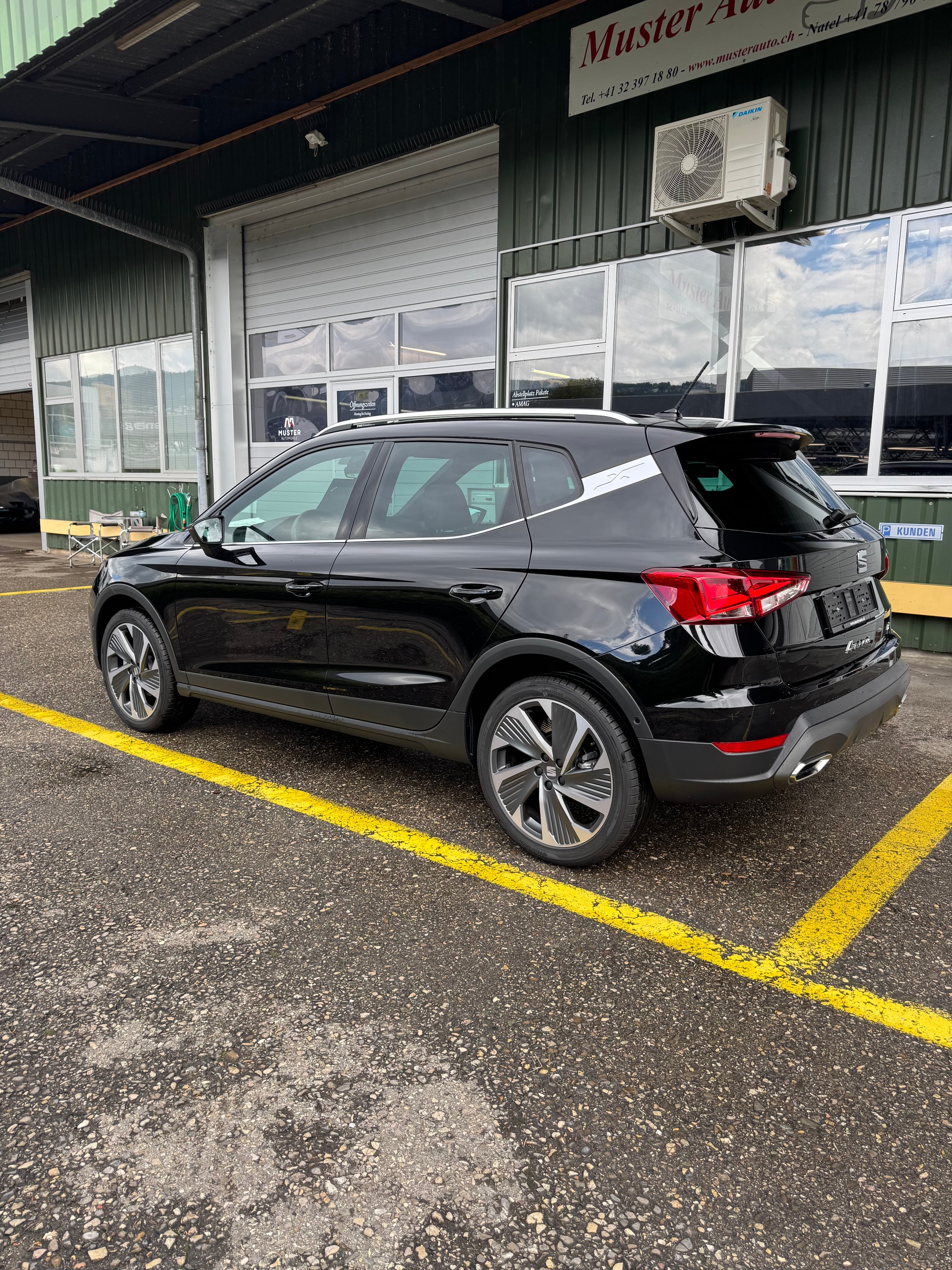 SEAT Arona 1.5 Eco TSI FR DSG 150PS mit Anhängerkupplung 33% Rabatt !-showroom-element-1