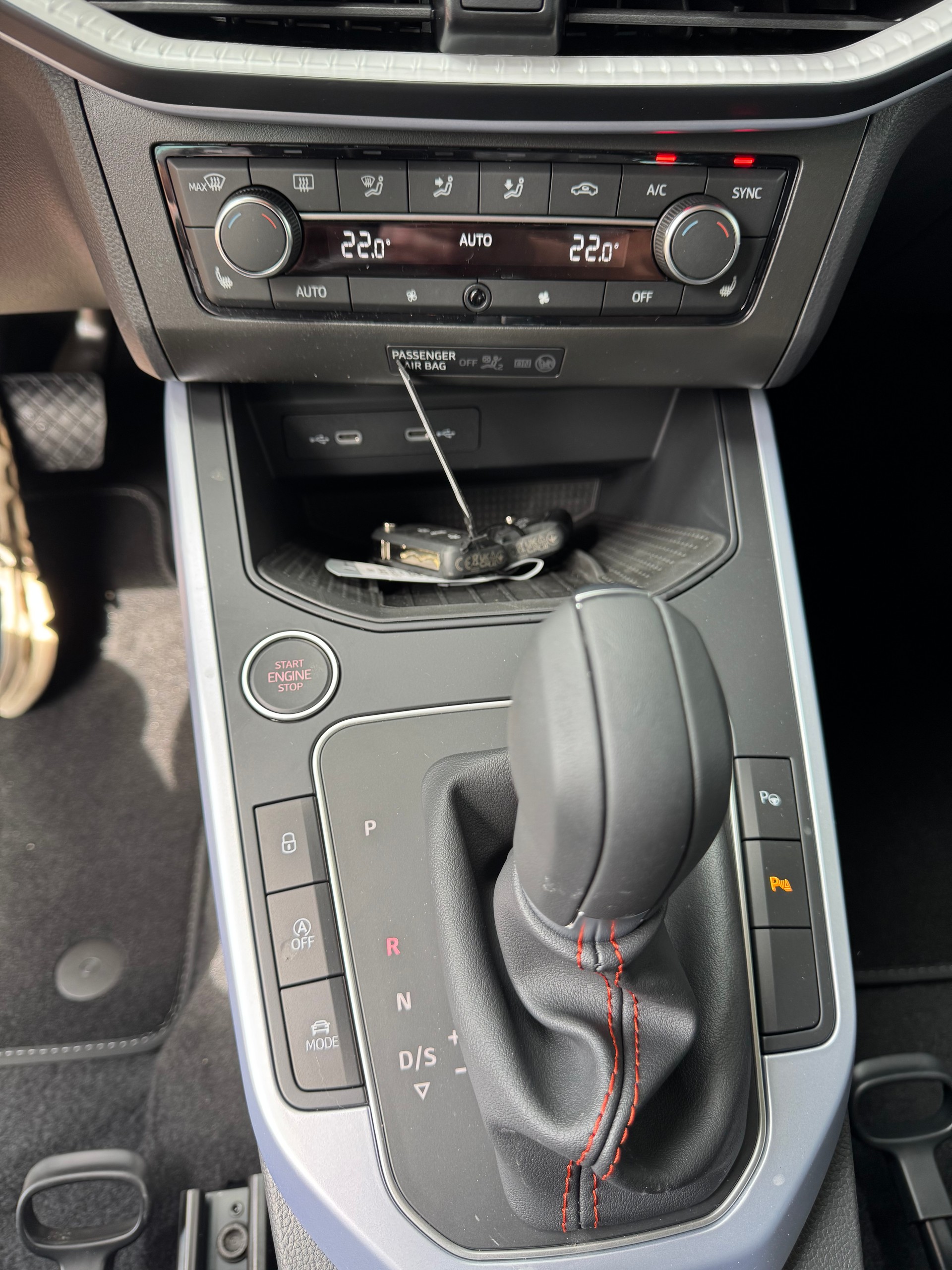 SEAT Arona 1.5 Eco TSI FR DSG 150PS mit Anhängerkupplung 33% Rabatt !-image-8