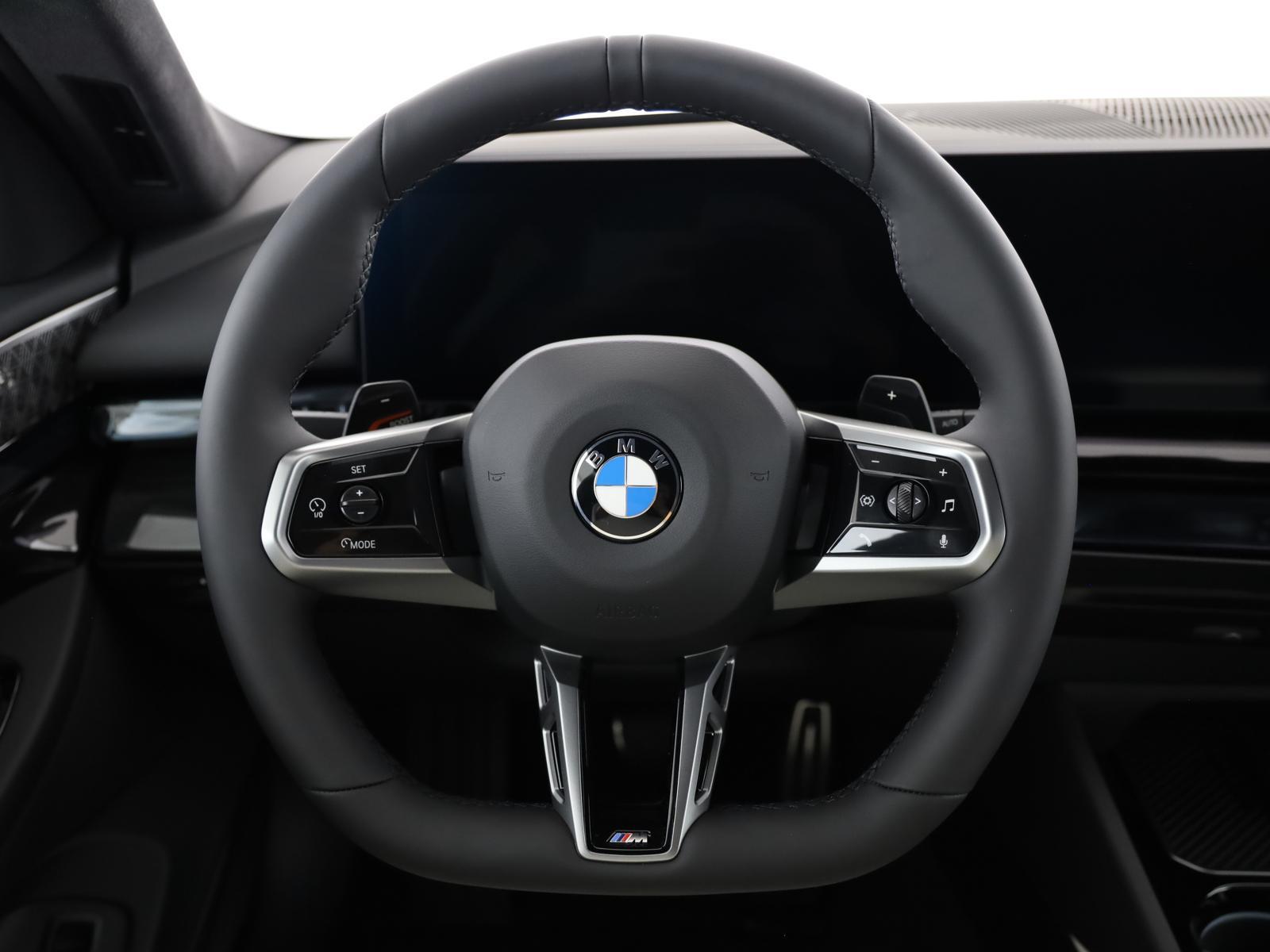 BMW 540d xDrive Touring M Sport Pro-image-18