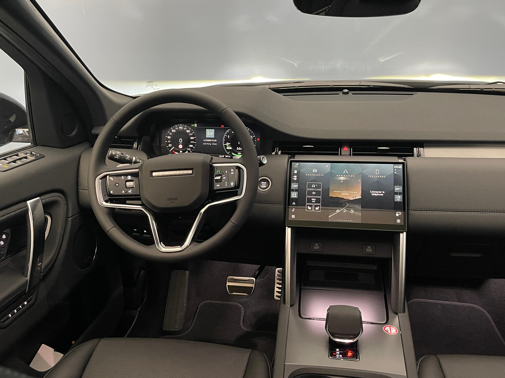 LAND ROVER Discovery Sport 1.5 T 270e Dynamic SE-image-7
