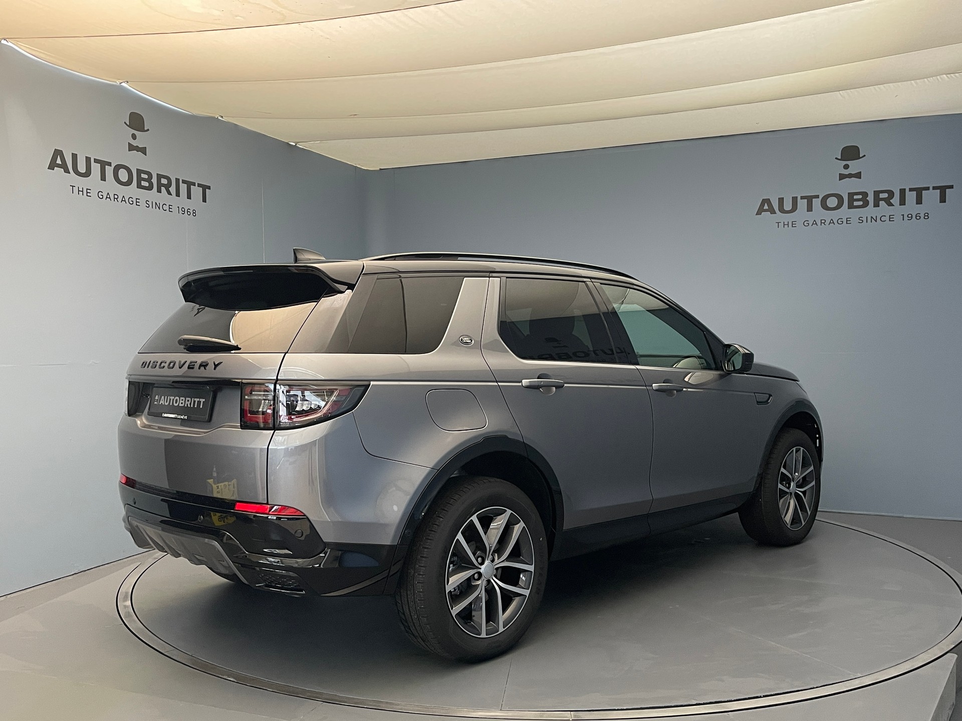 LAND ROVER Discovery Sport 1.5 T 270e Dynamic SE-showroom-element-3