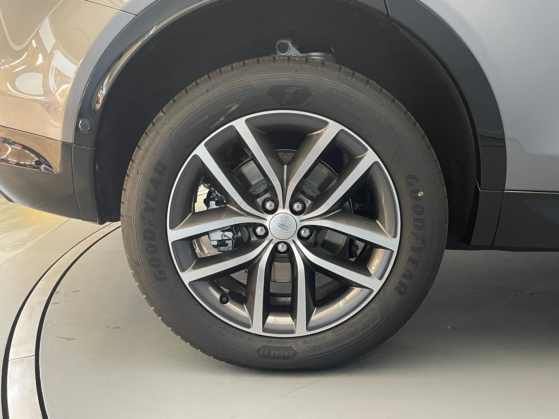 LAND ROVER Discovery Sport 1.5 T 270e Dynamic SE-image-12