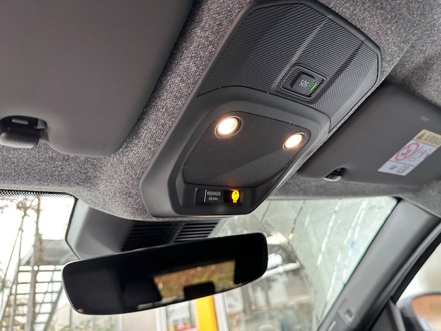 RENAULT R4 E-Tech Comfort Range 52 kWh Techno-image-18
